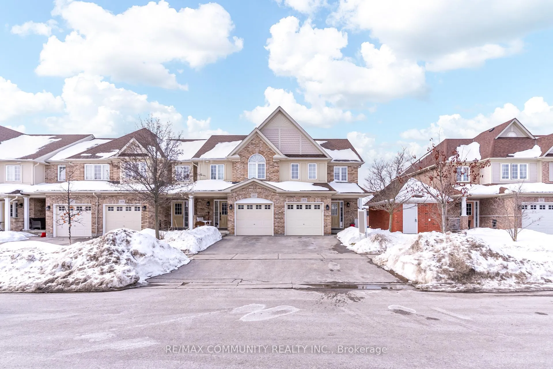 Photo 2 of 1115 Ormond Drive, Oshawa, Samac — HOMEH