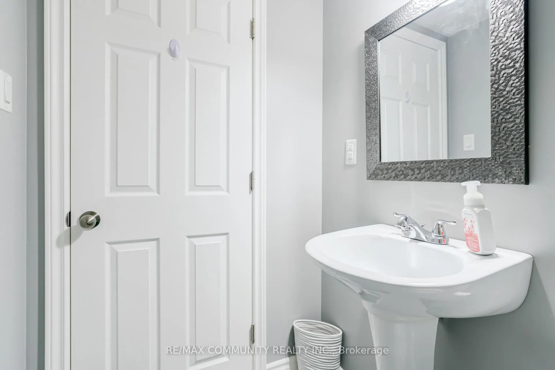 Photo 35 of 1115 Ormond Drive, Oshawa, Samac — HOMEH