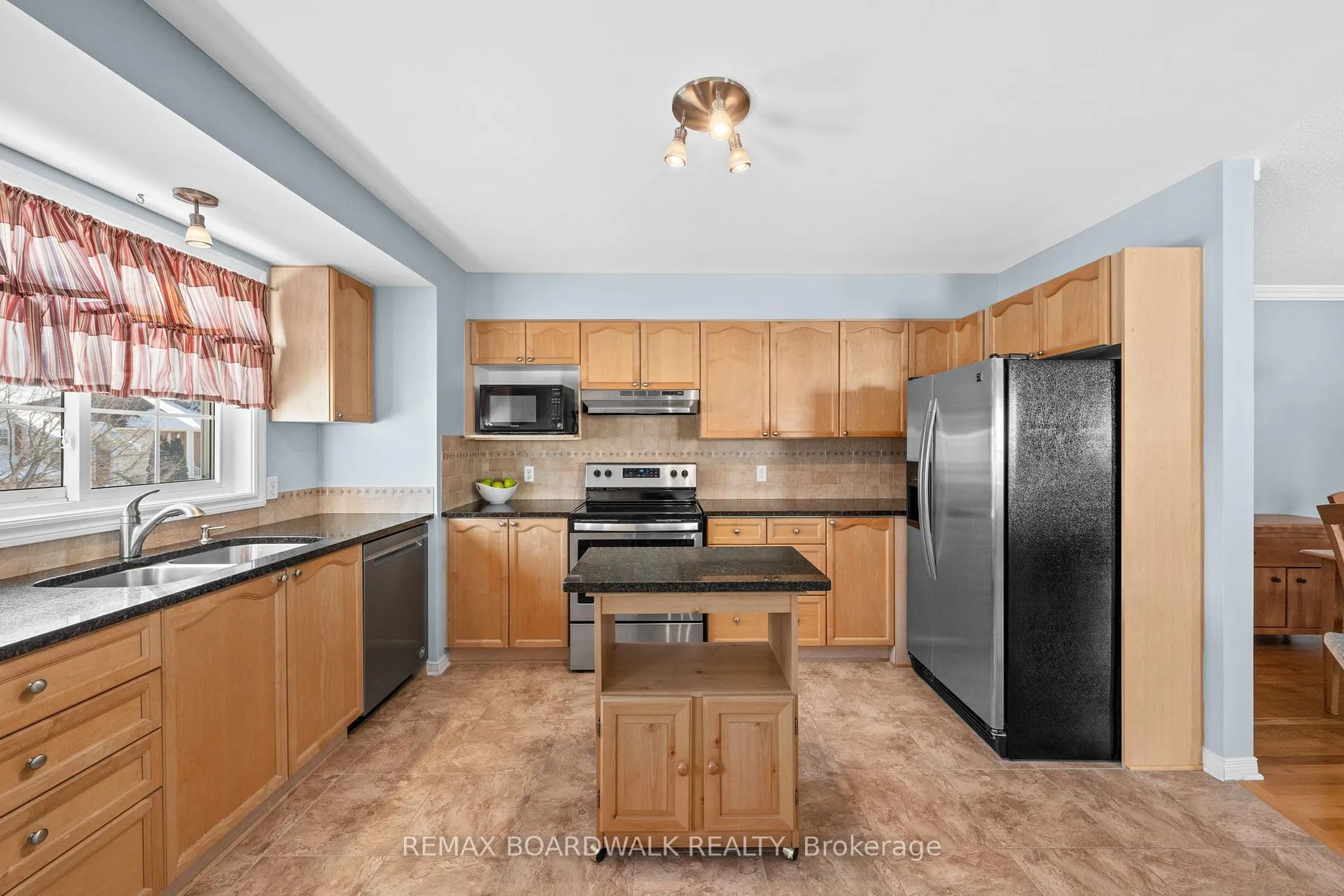 Photo 6 of 76 Boulder Way, Ottawa, Barrhaven - Longfields — HOMEH