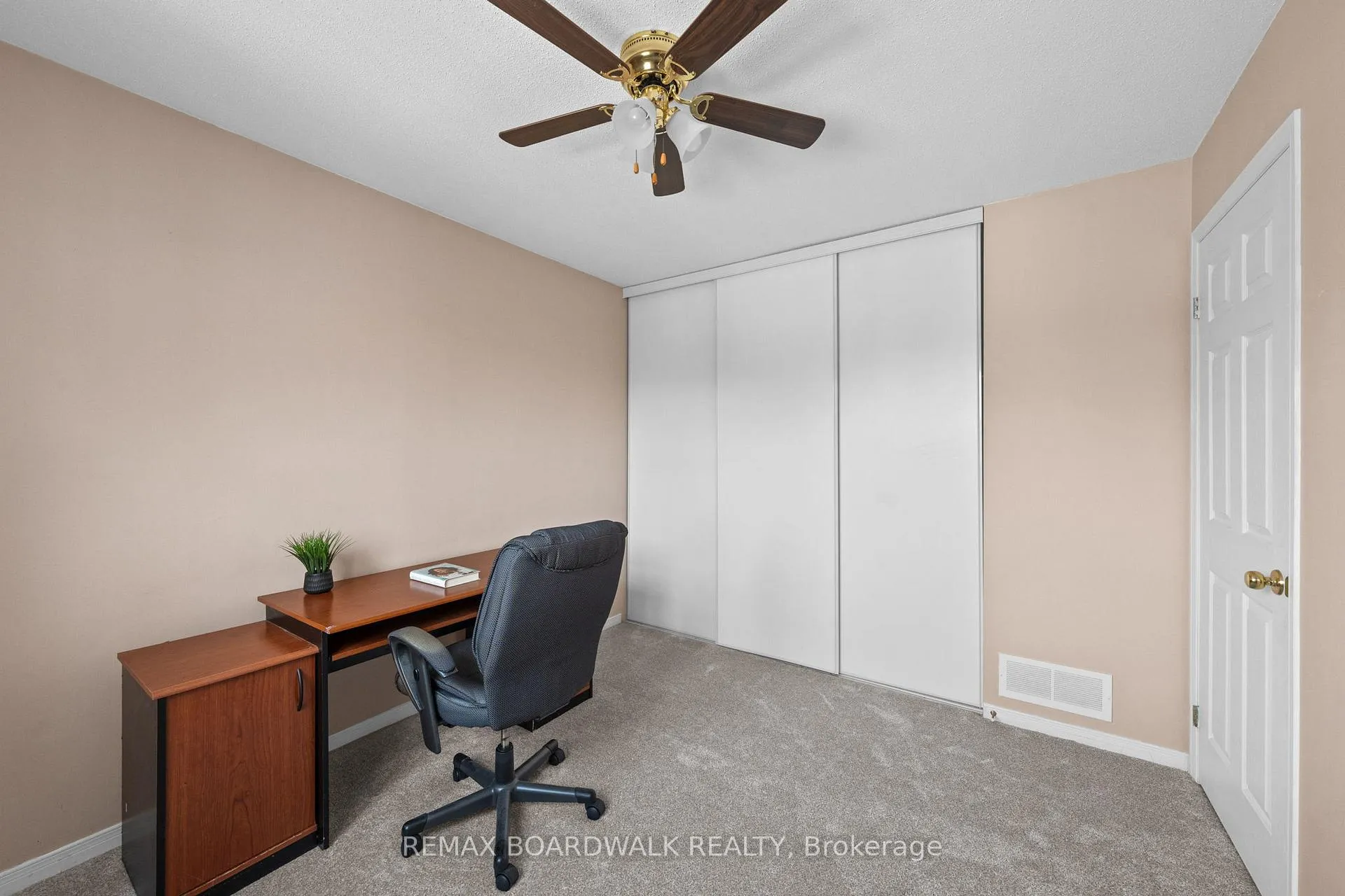 Photo 13 of 76 Boulder Way, Ottawa, Barrhaven - Longfields — HOMEH