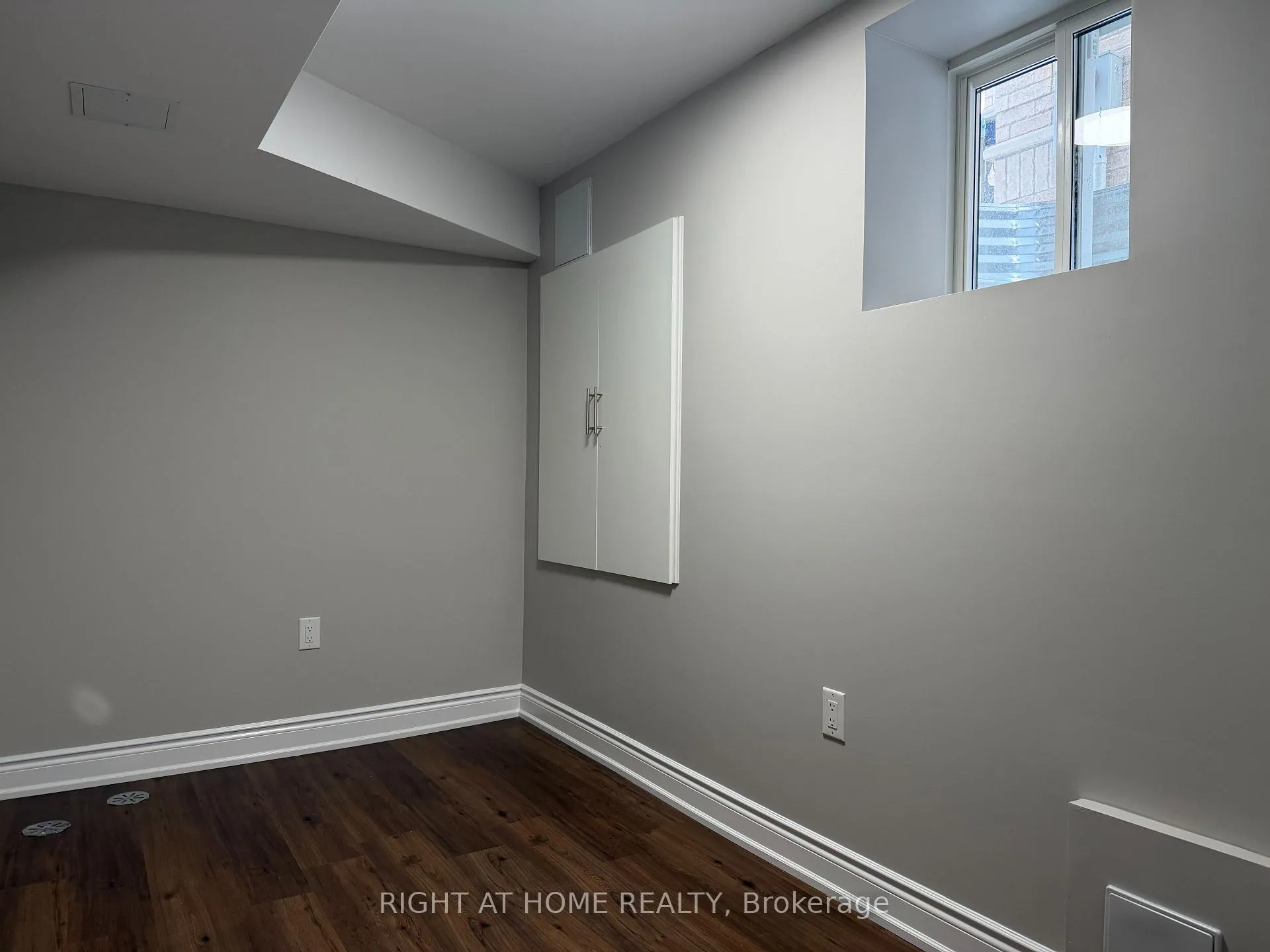 Photo 4 of Unit LOWER, 25 Hubbell Road, Brampton, Bram West — HOMEH