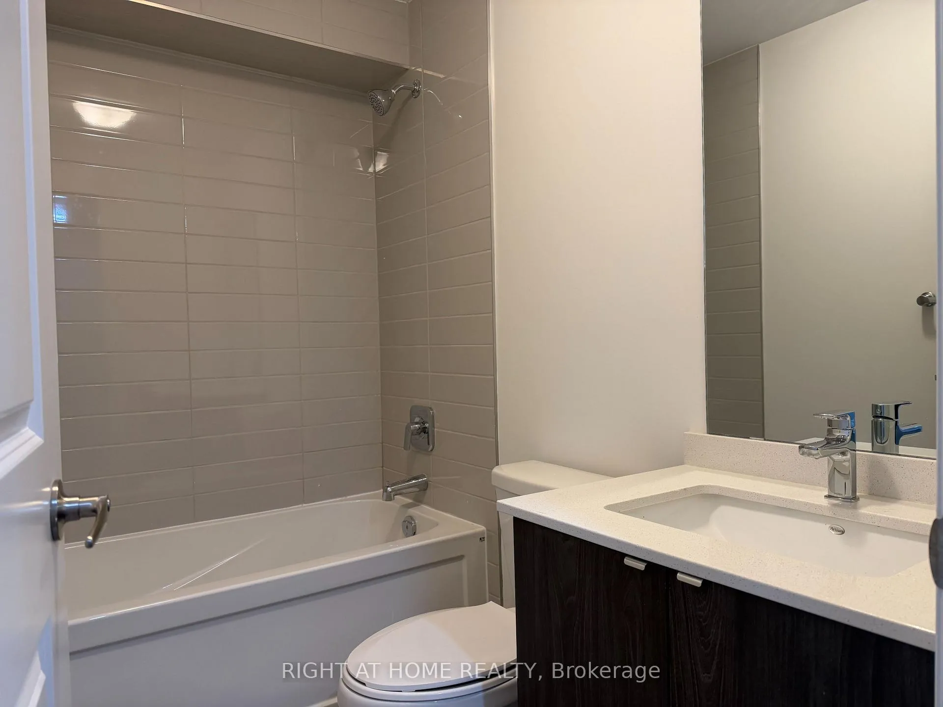 Photo 9 of Unit LOWER, 25 Hubbell Road, Brampton, Bram West — HOMEH