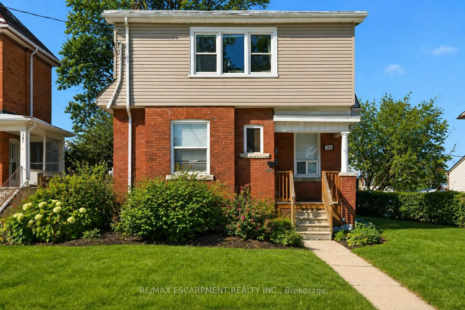 Front of 260 Prospect Street S