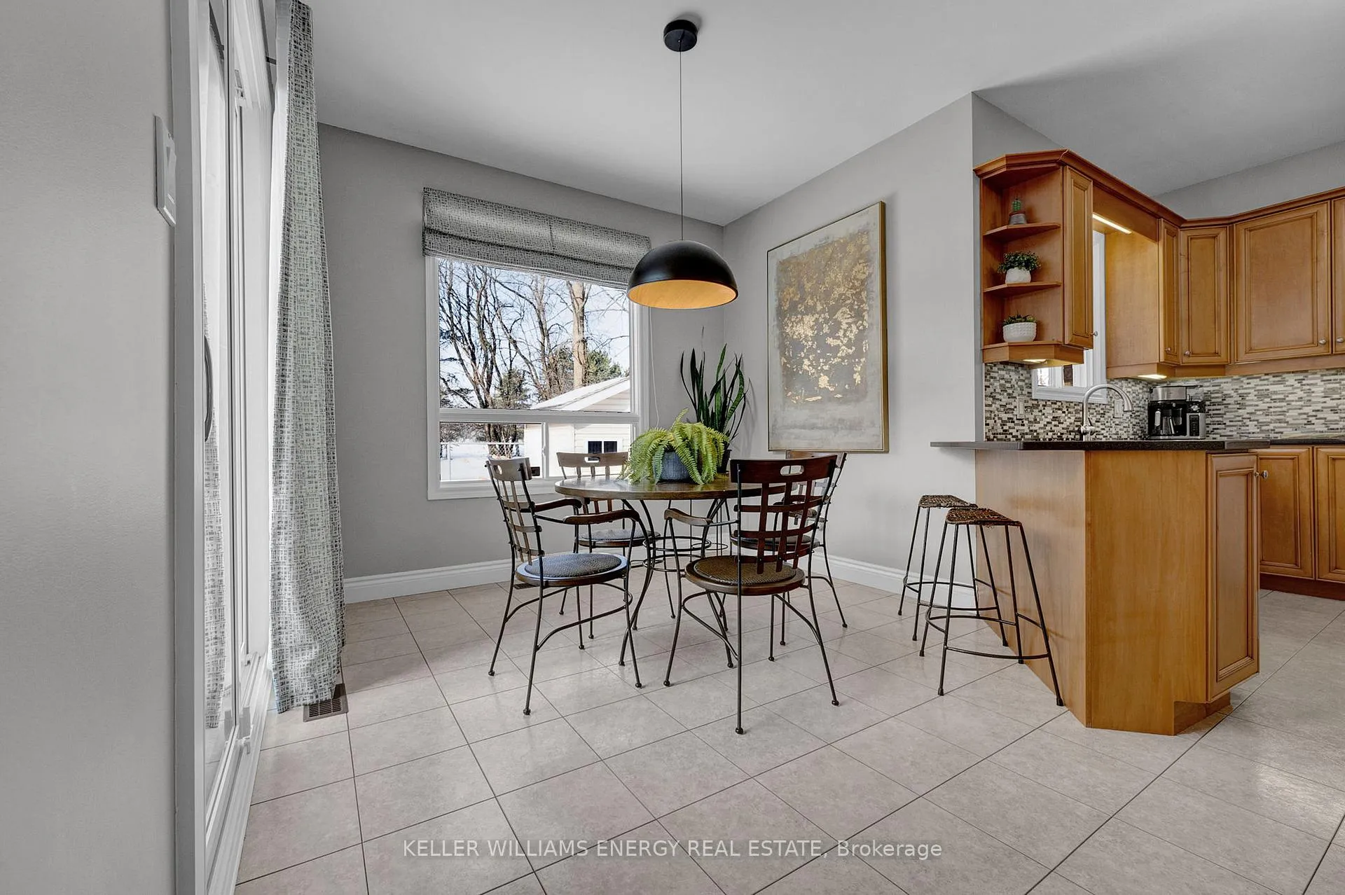Photo 4 of 518 Britannia Avenue E, Oshawa, Kedron — HOMEH