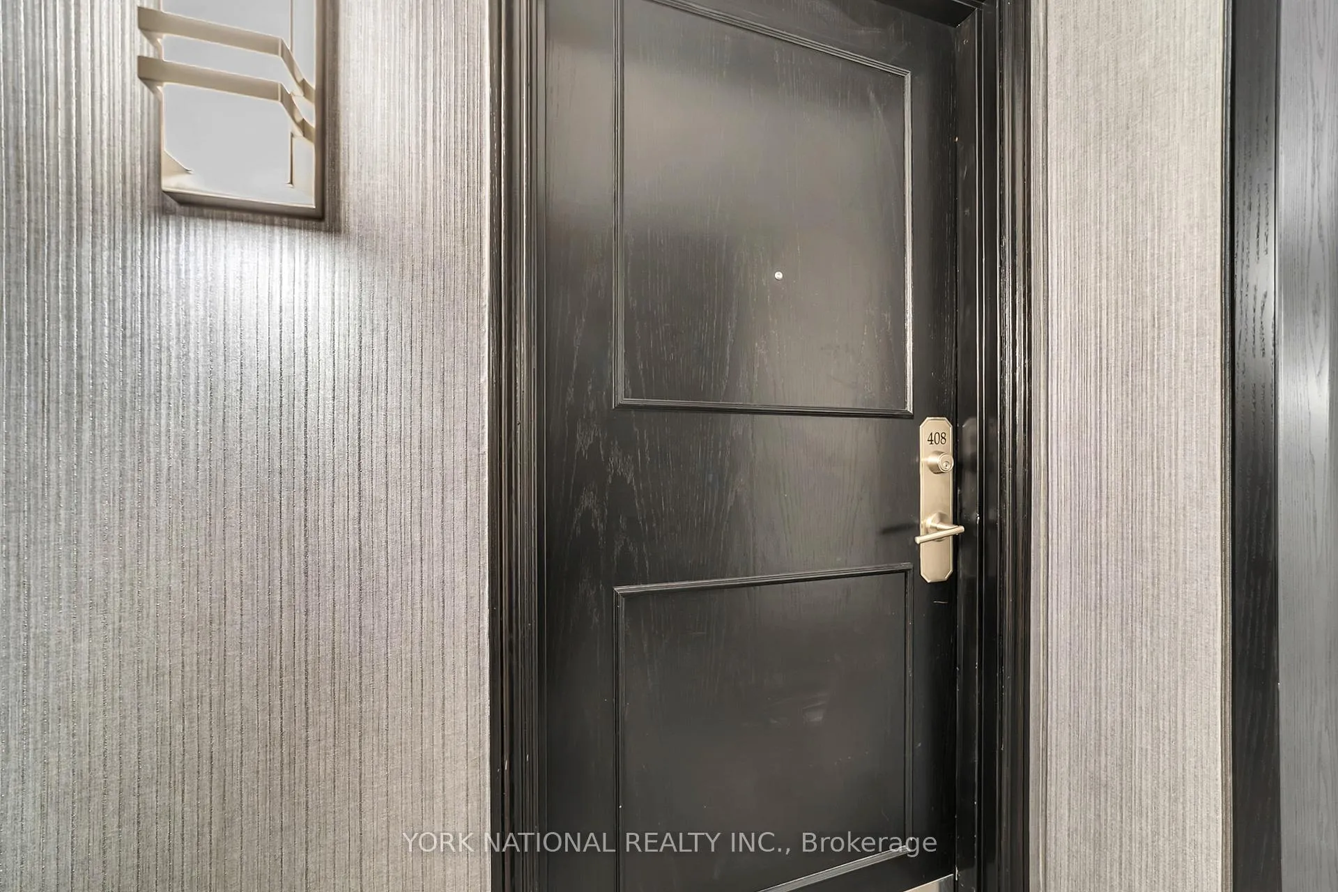 Photo 6 of Unit 408, 14924 Yonge Street, Aurora, Aurora Highlands — HOMEH