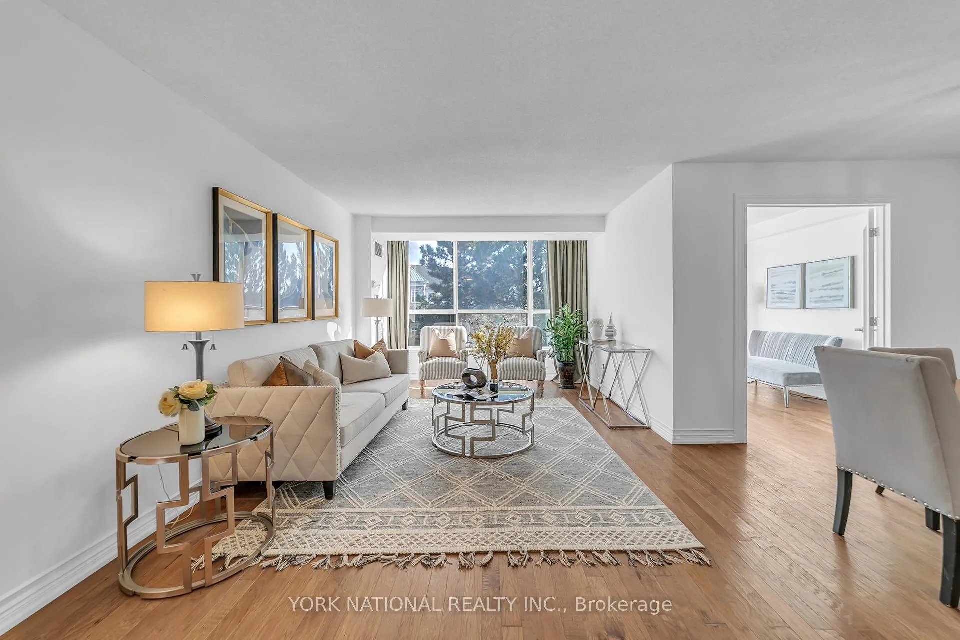 Photo 16 of Unit 408, 14924 Yonge Street, Aurora, Aurora Highlands — HOMEH
