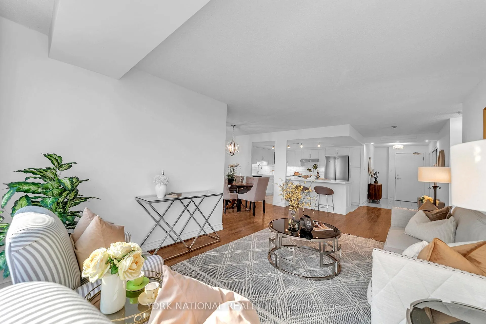 Photo 19 of Unit 408, 14924 Yonge Street, Aurora, Aurora Highlands — HOMEH