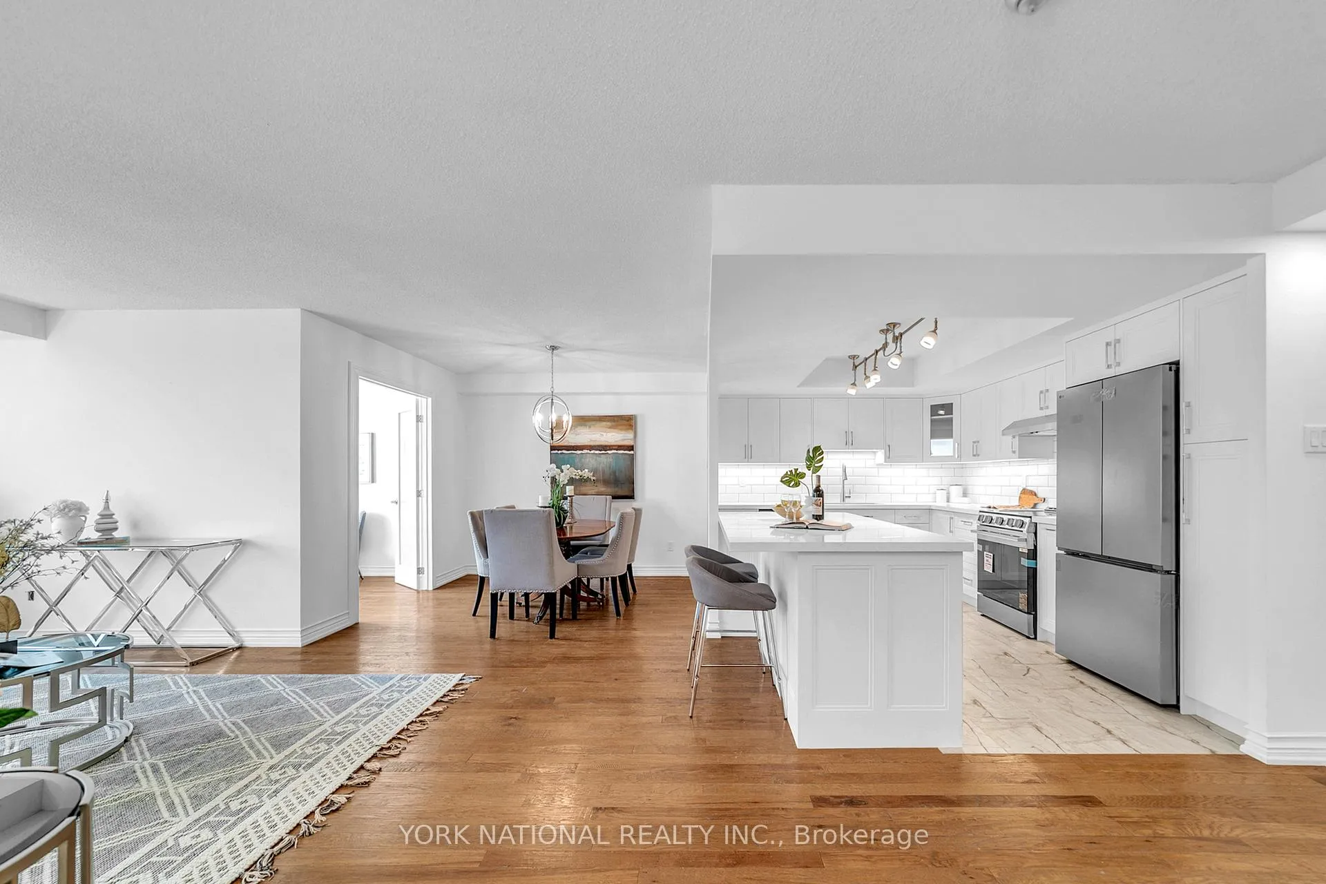 Photo 21 of Unit 408, 14924 Yonge Street, Aurora, Aurora Highlands — HOMEH