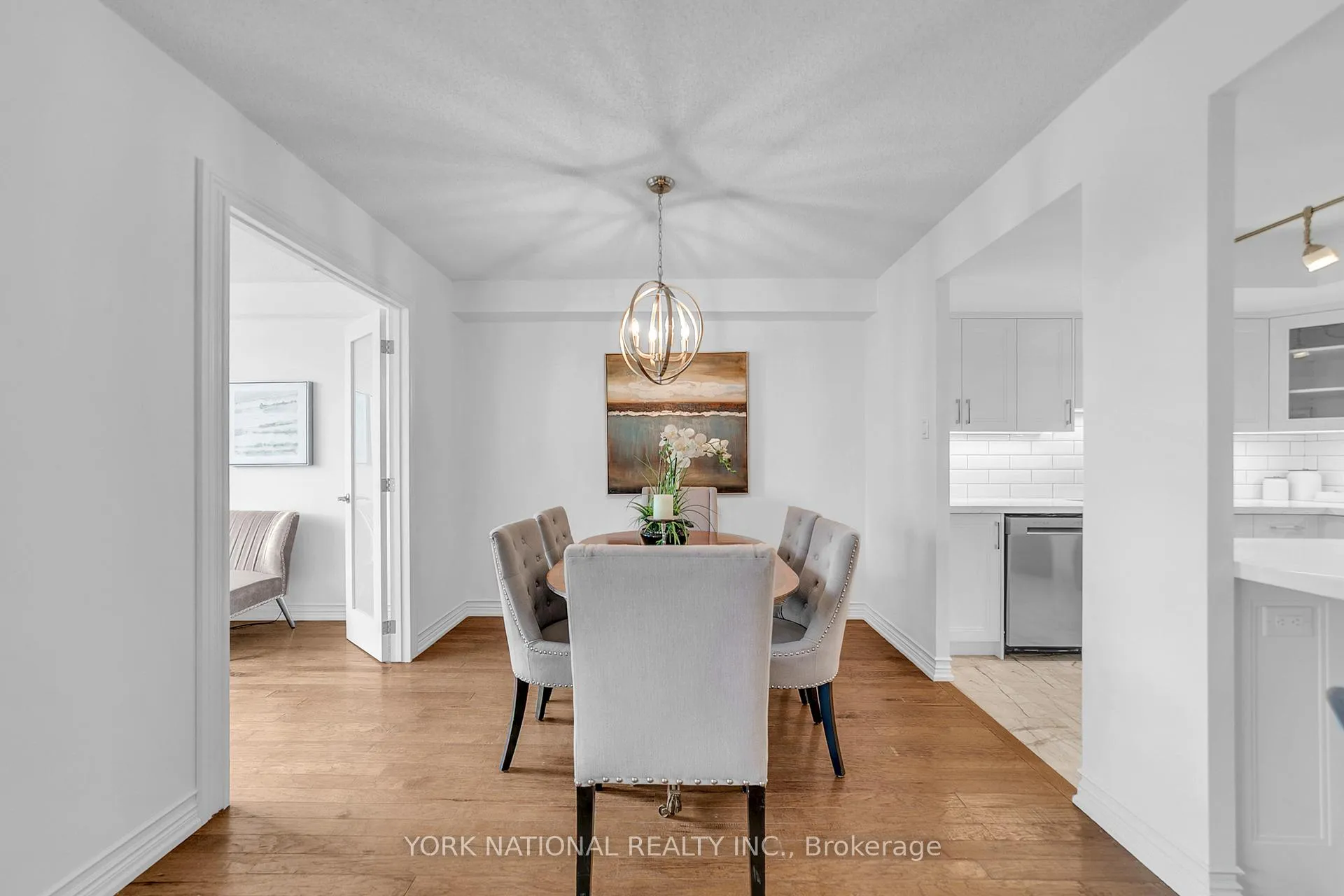 Photo 23 of Unit 408, 14924 Yonge Street, Aurora, Aurora Highlands — HOMEH