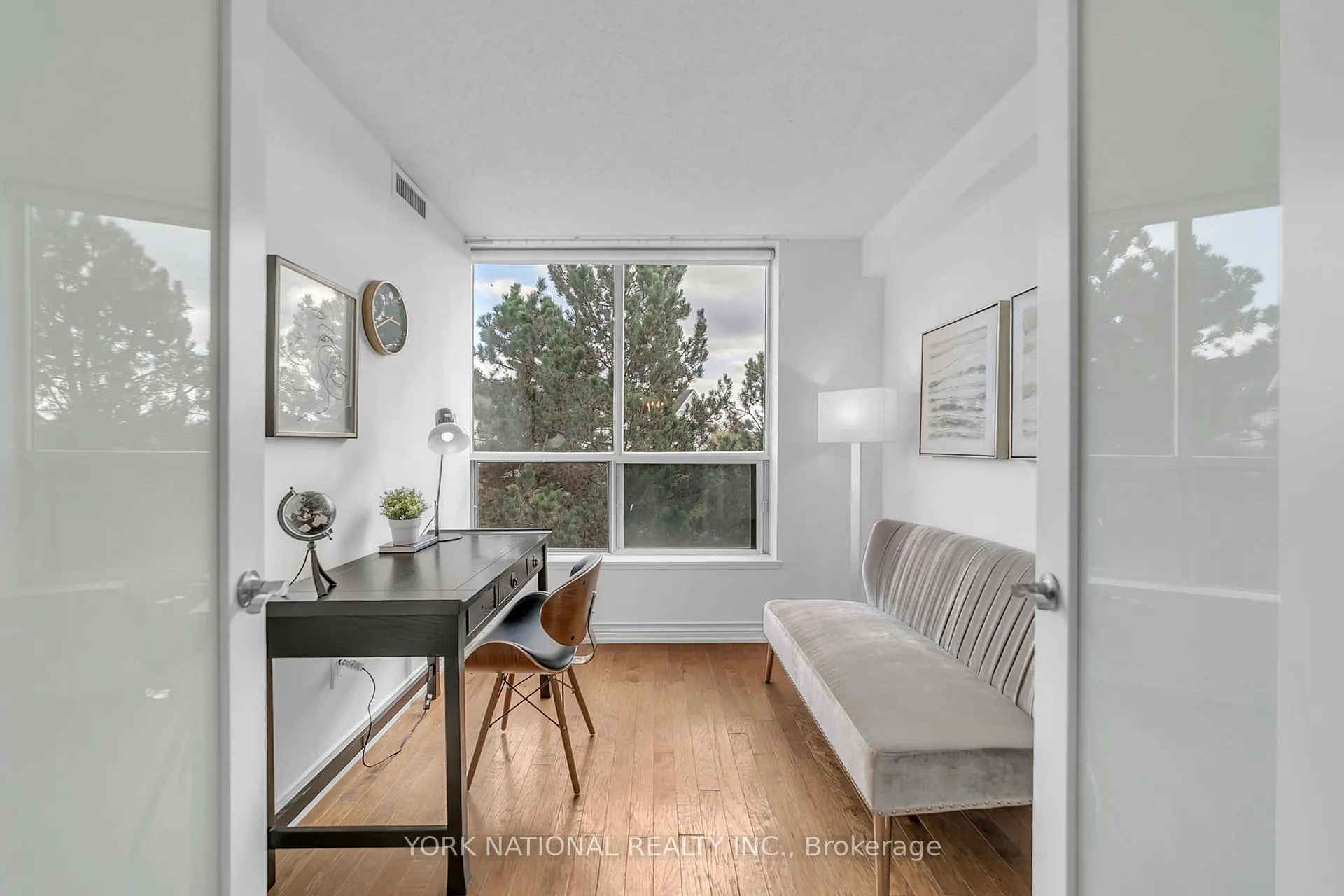 Photo 26 of Unit 408, 14924 Yonge Street, Aurora, Aurora Highlands — HOMEH