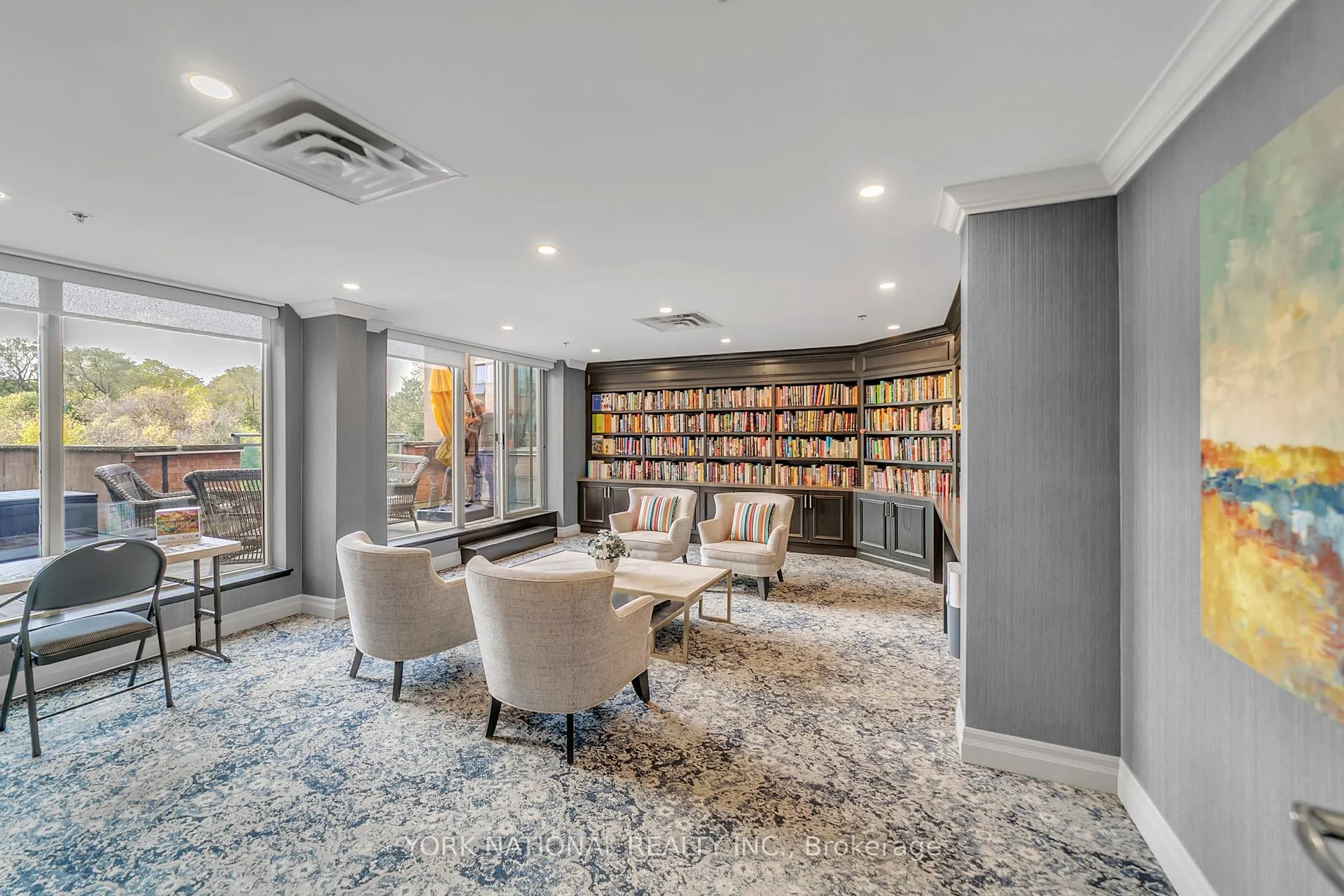 Photo 39 of Unit 408, 14924 Yonge Street, Aurora, Aurora Highlands — HOMEH