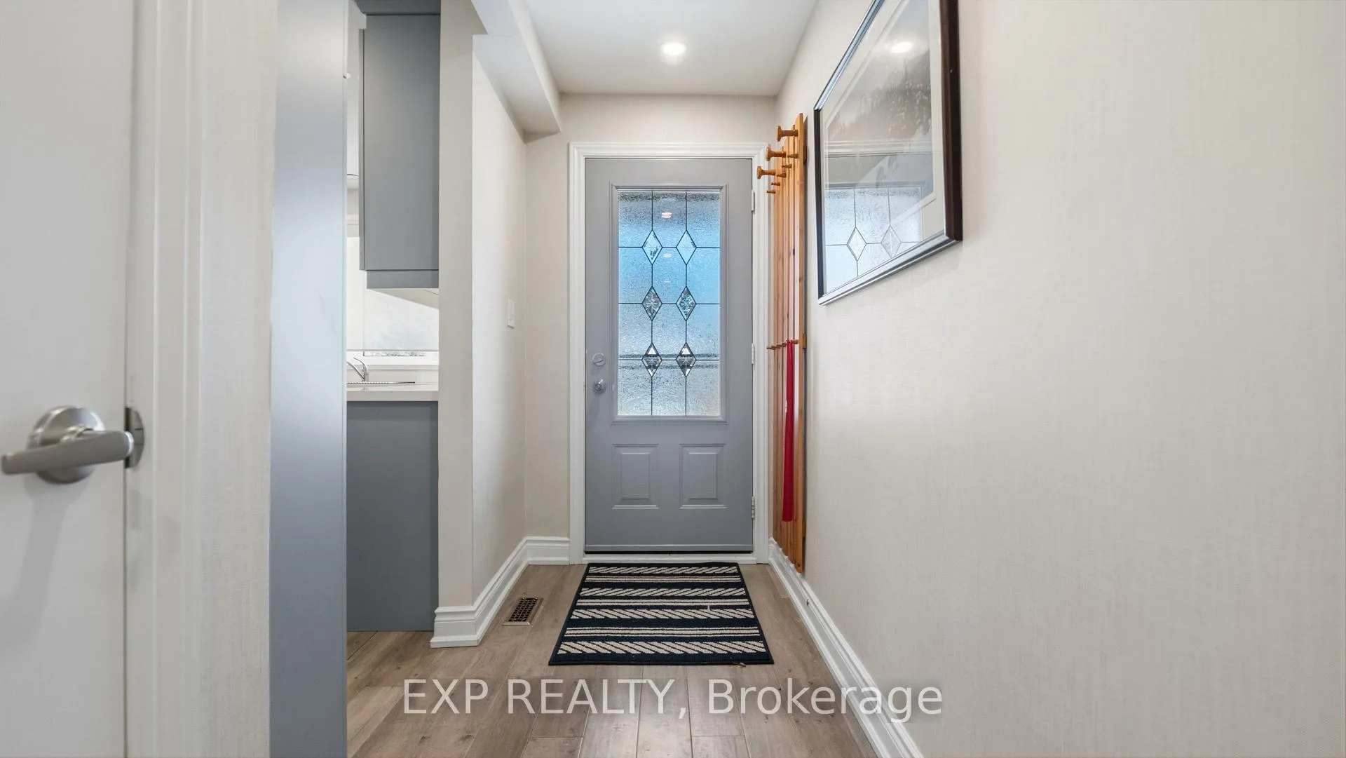 Photo 2 of 1032 Cedarwood Place, Burlington, LaSalle — HOMEH