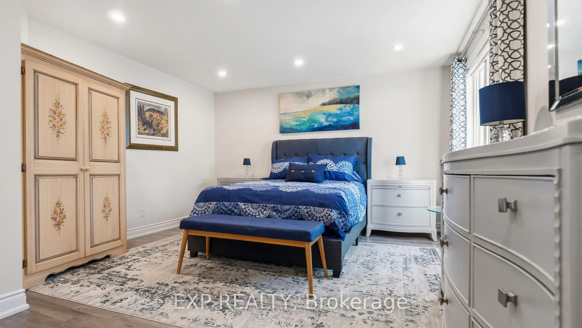 Photo 12 of 1032 Cedarwood Place, Burlington, LaSalle — HOMEH