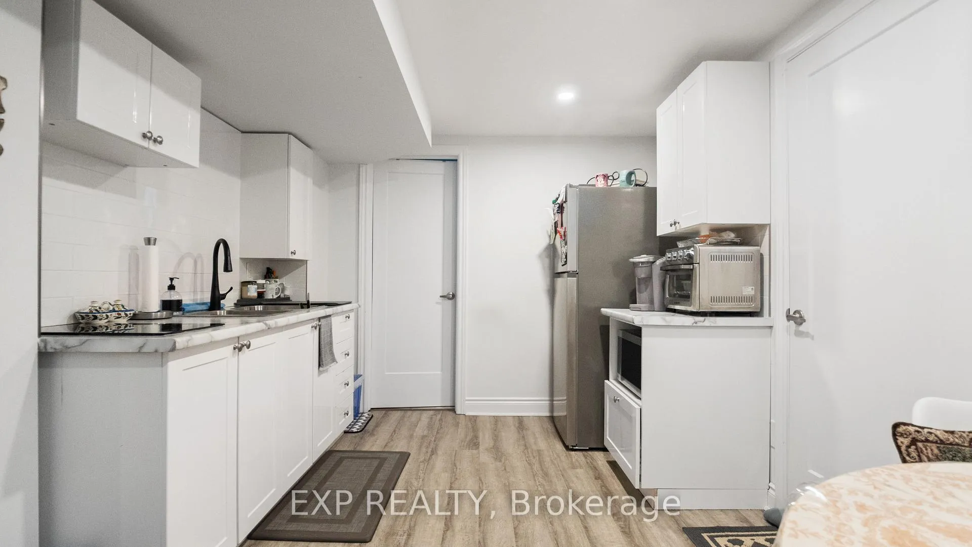 Photo 15 of 1032 Cedarwood Place, Burlington, LaSalle — HOMEH