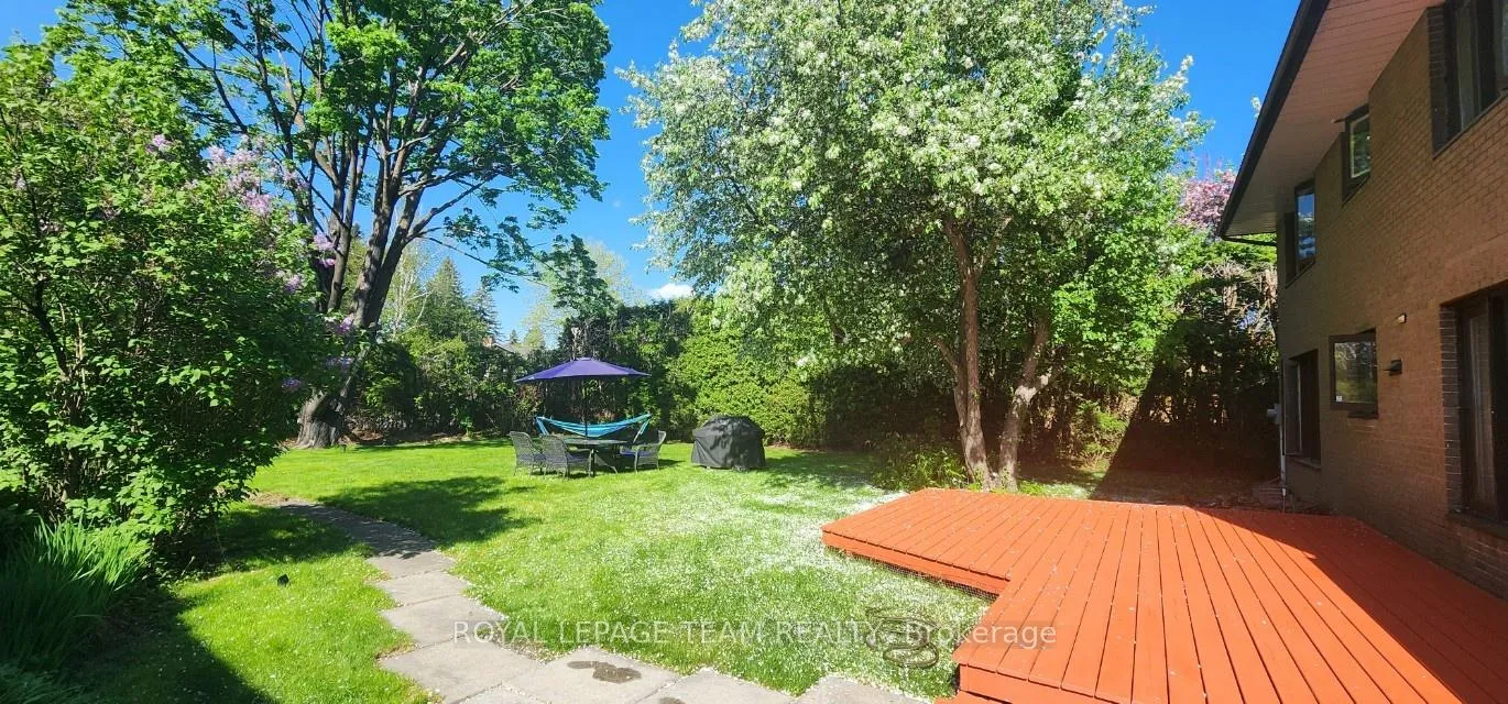 Photo 2 of 18 Pentland Crescent, Ottawa, Kanata - Beaverbrook — HOMEH