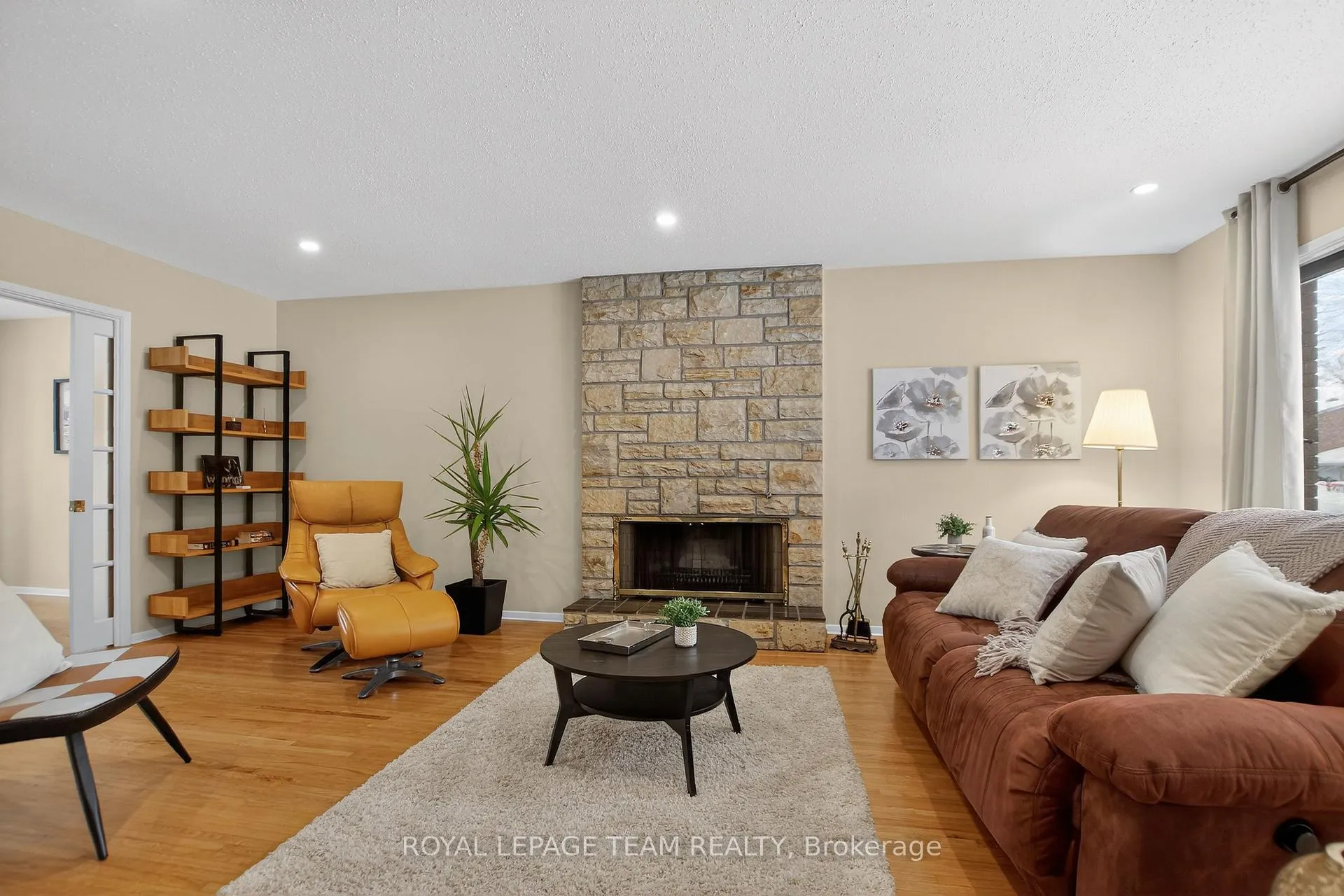 Photo 3 of 18 Pentland Crescent, Ottawa, Kanata - Beaverbrook — HOMEH