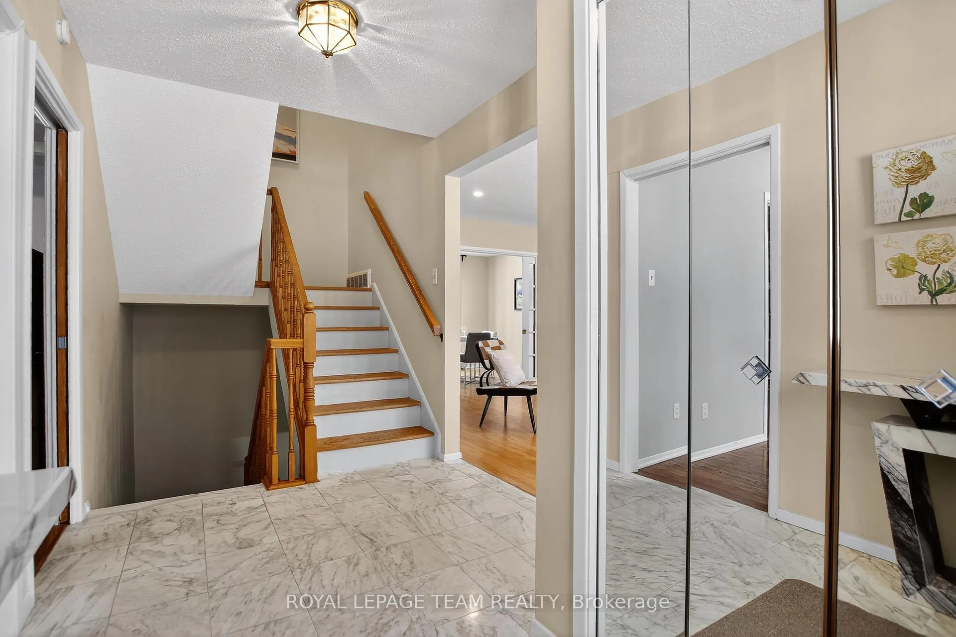 Photo 9 of 18 Pentland Crescent, Ottawa, Kanata - Beaverbrook — HOMEH