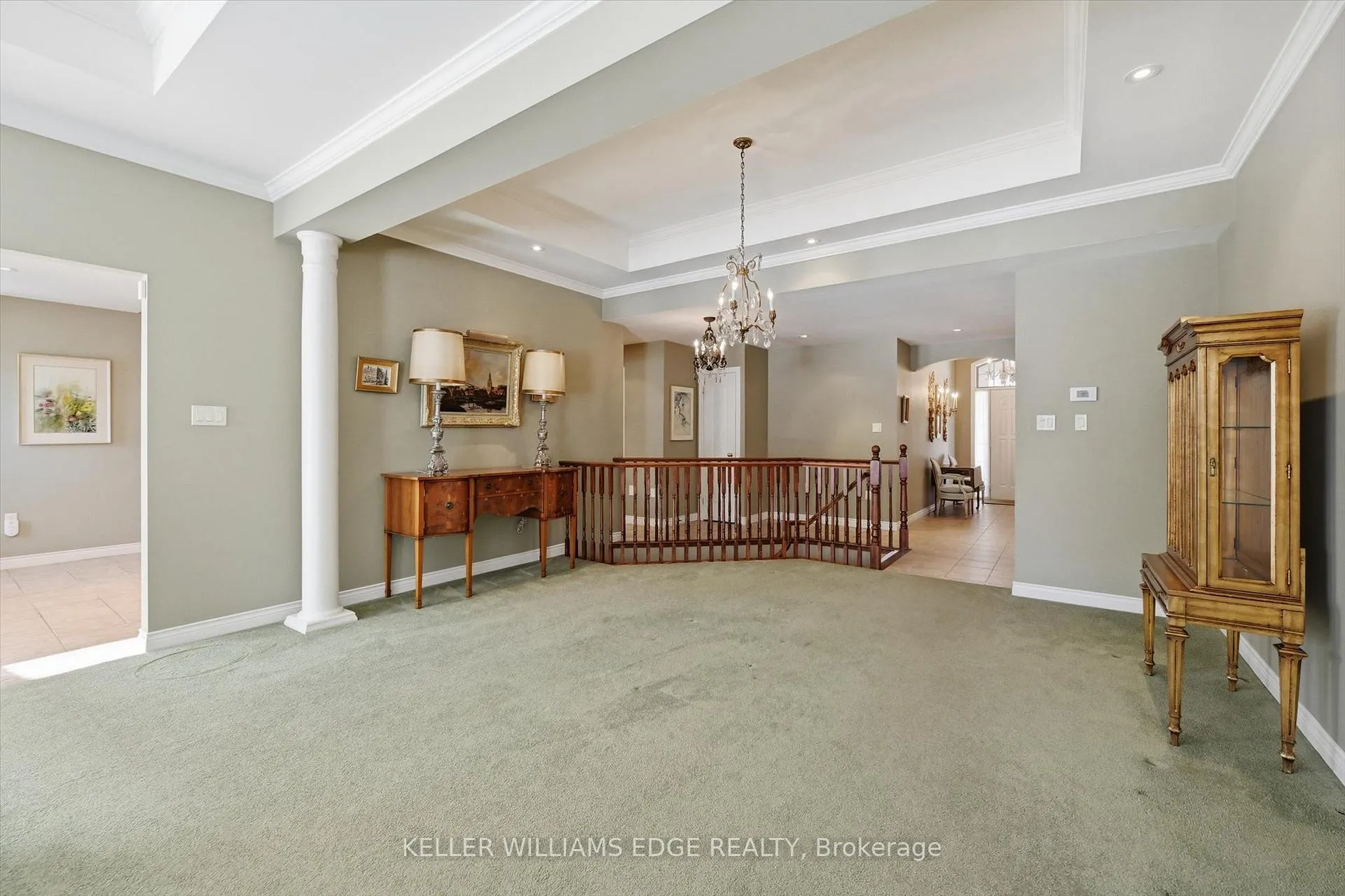 Photo 6 of 305 Southcote Drive, Hamilton, Meadowlands — HOMEH