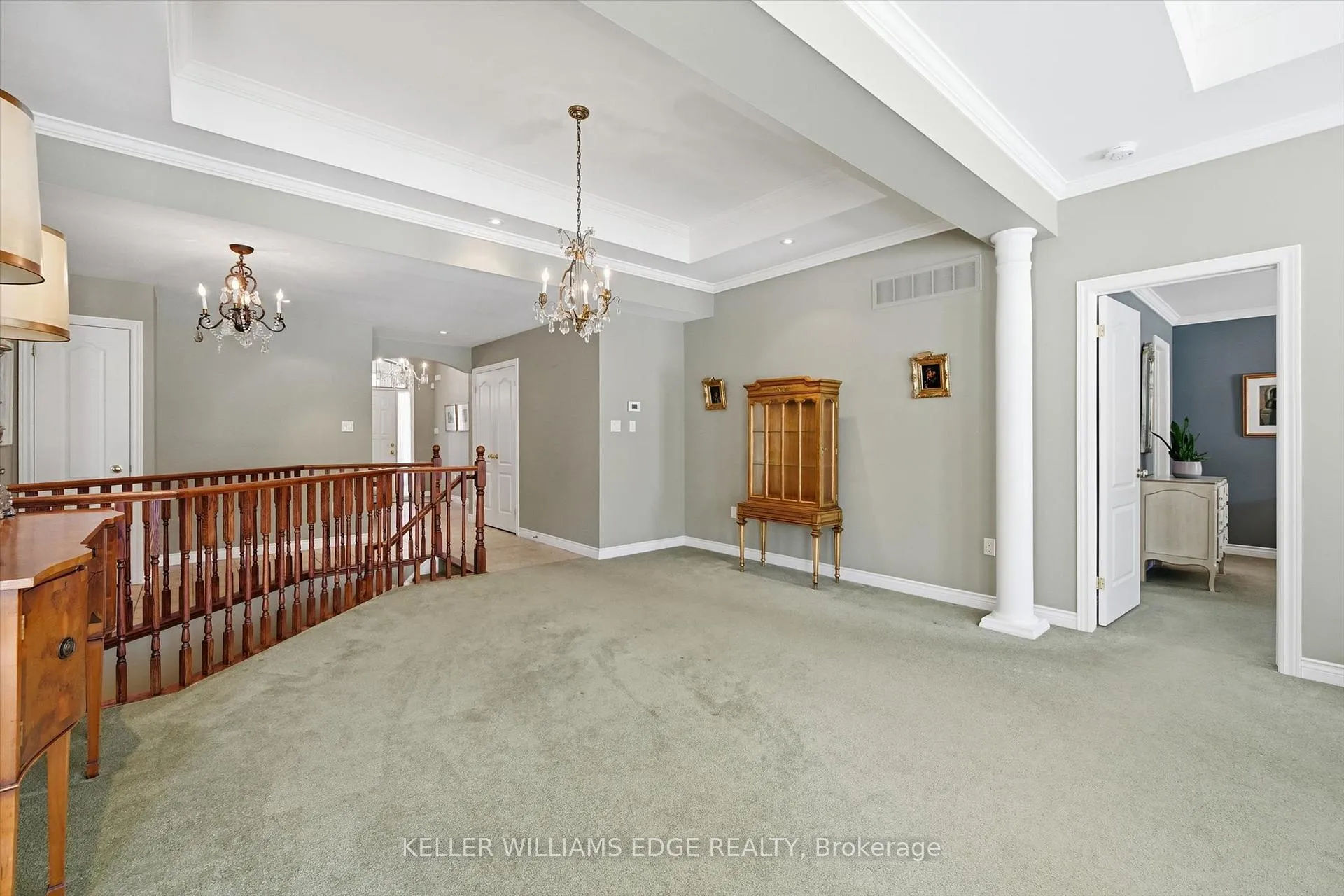 Photo 7 of 305 Southcote Drive, Hamilton, Meadowlands — HOMEH