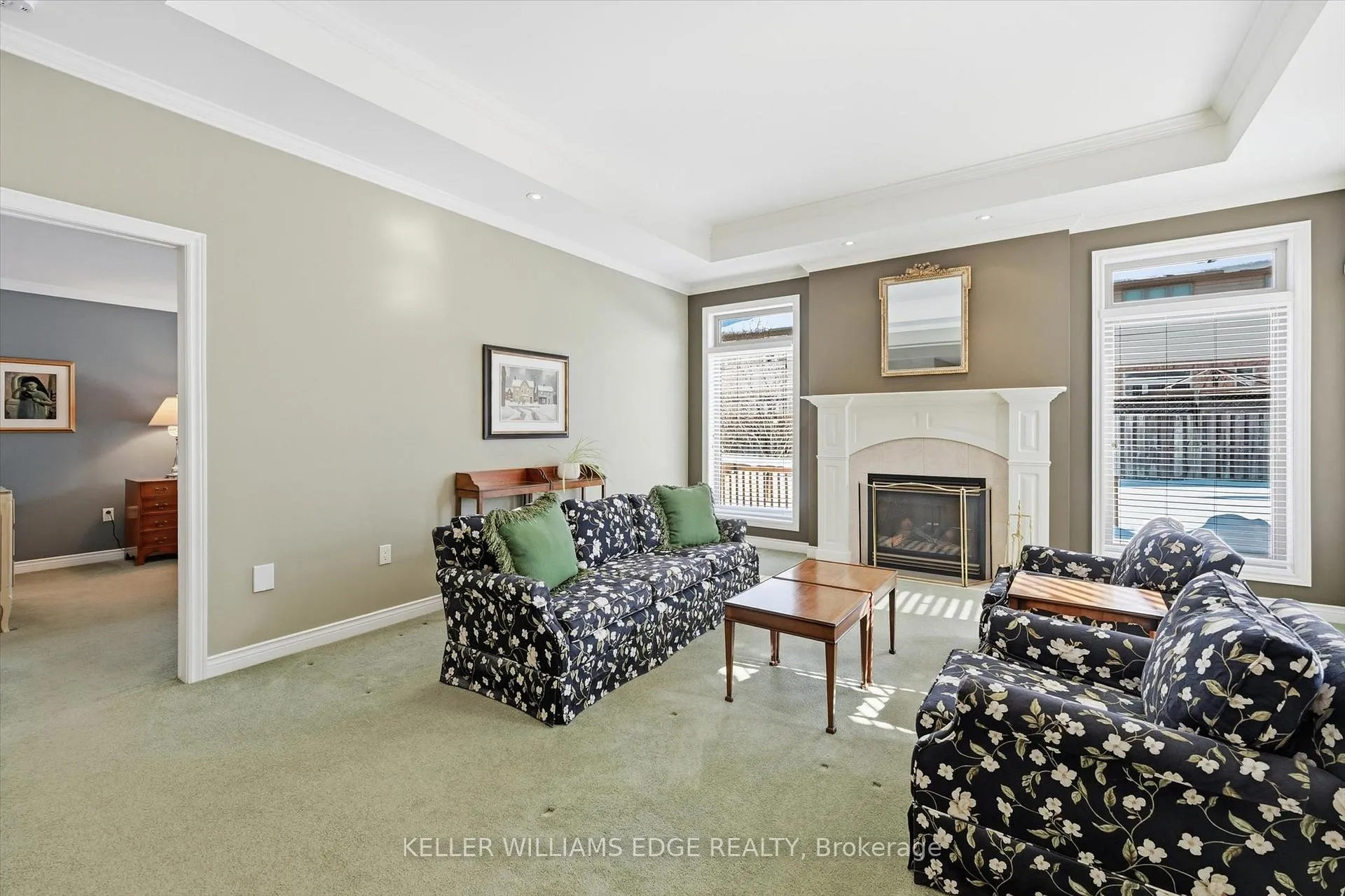 Photo 9 of 305 Southcote Drive, Hamilton, Meadowlands — HOMEH