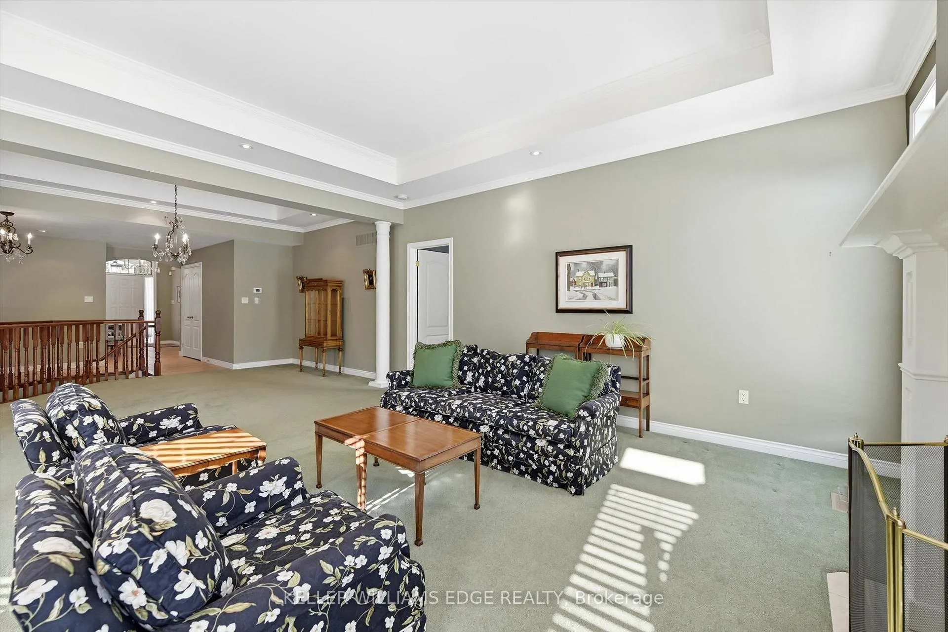 Photo 10 of 305 Southcote Drive, Hamilton, Meadowlands — HOMEH