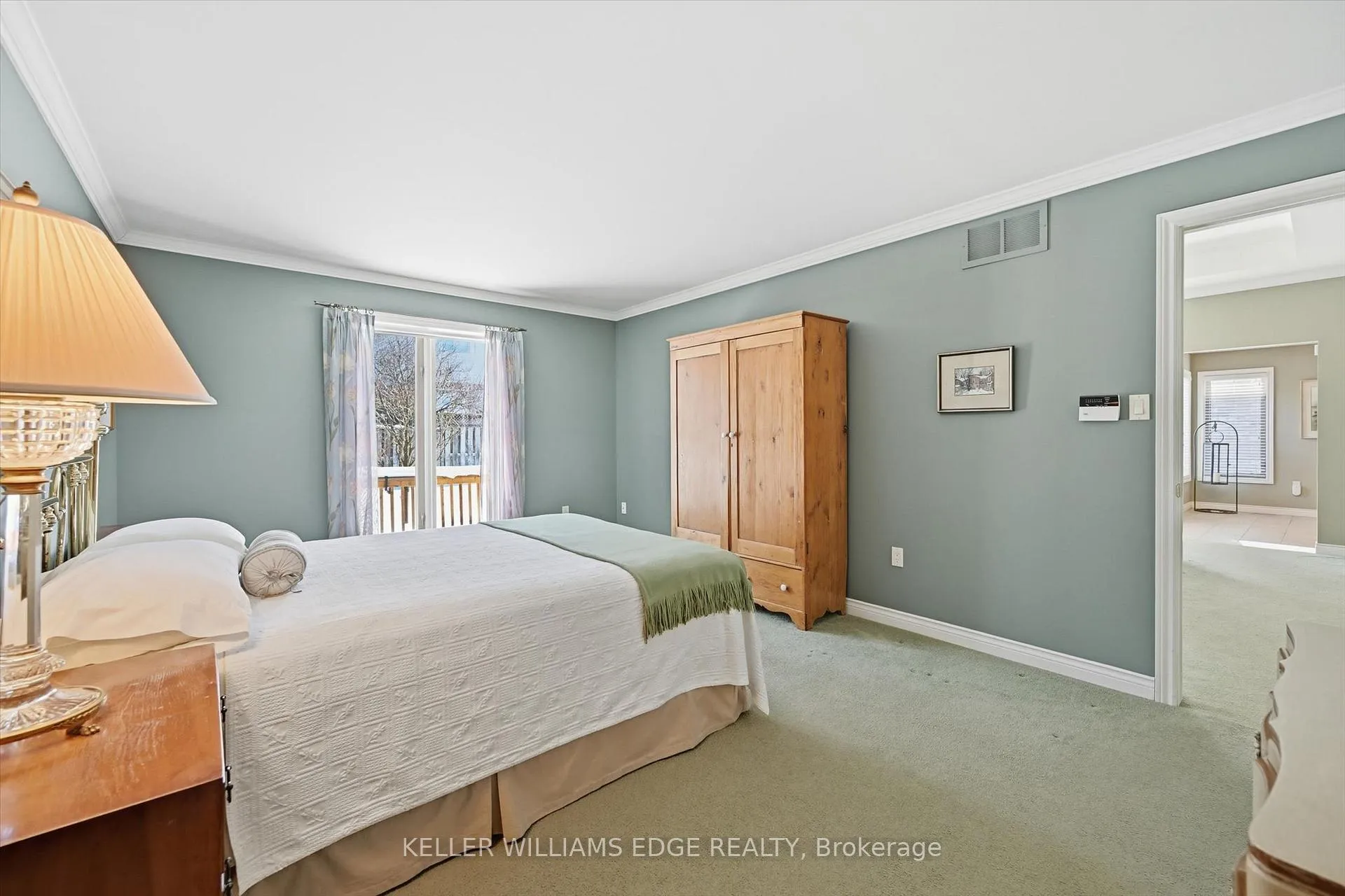 Photo 19 of 305 Southcote Drive, Hamilton, Meadowlands — HOMEH