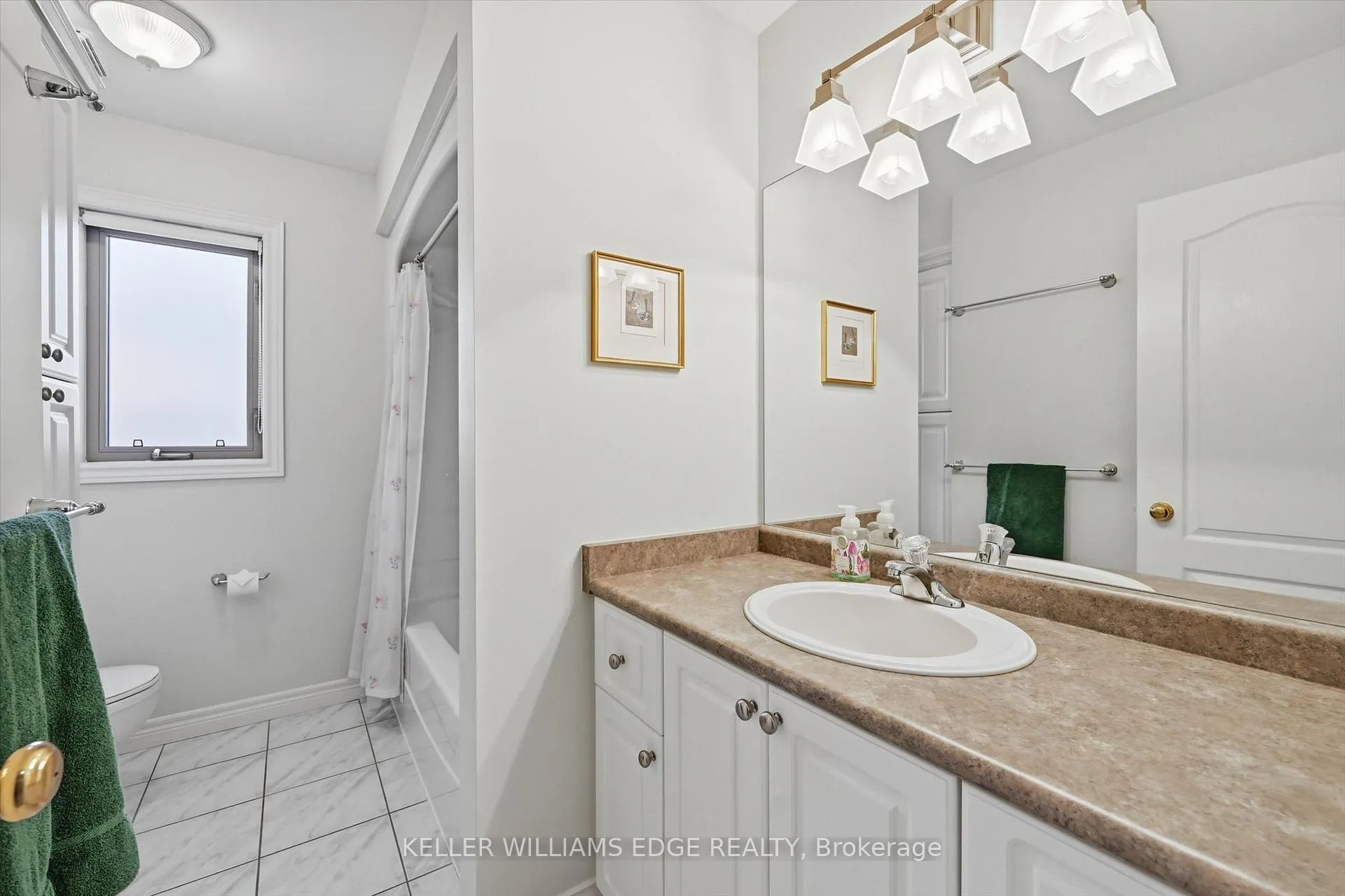 Photo 26 of 305 Southcote Drive, Hamilton, Meadowlands — HOMEH