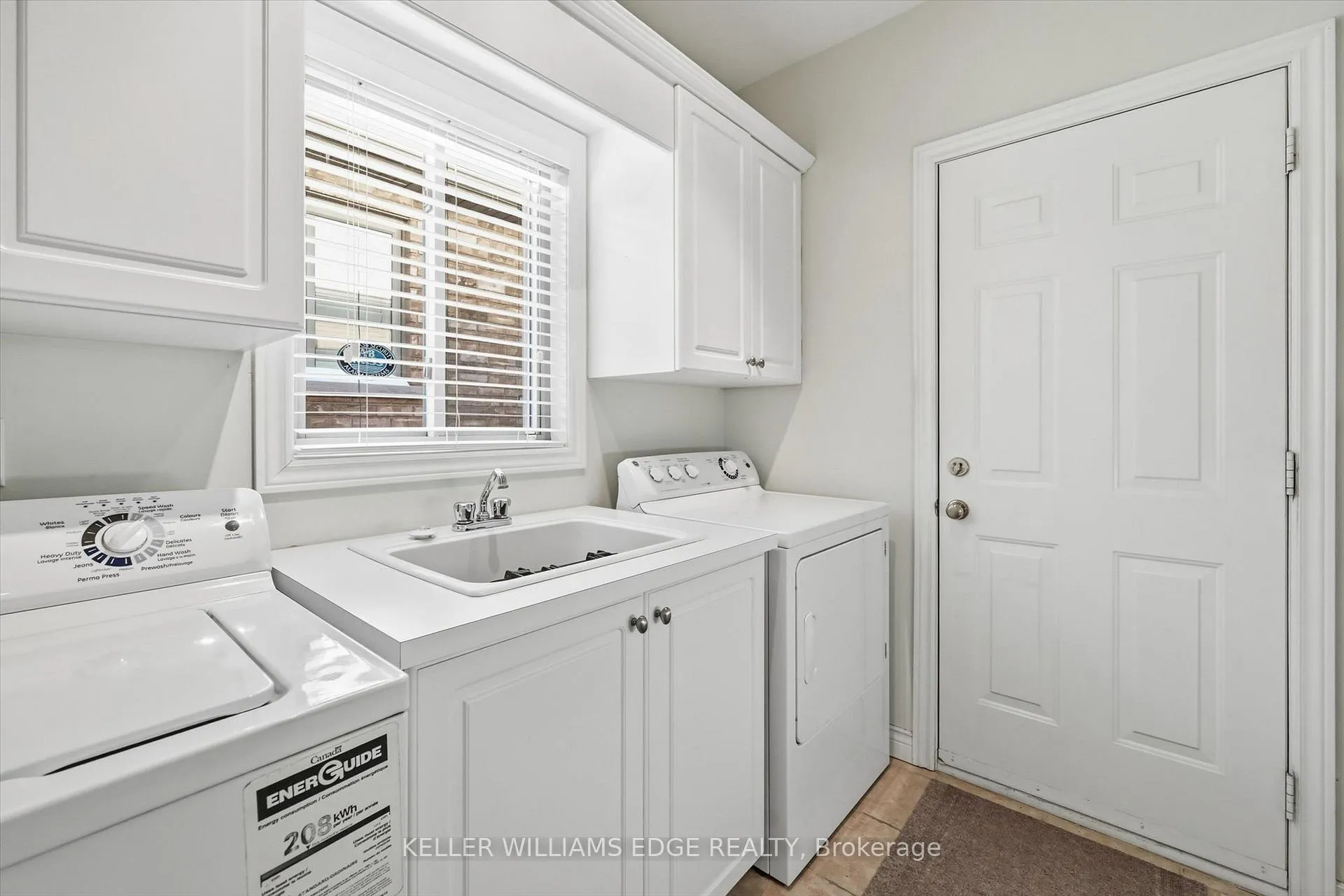 Photo 29 of 305 Southcote Drive, Hamilton, Meadowlands — HOMEH