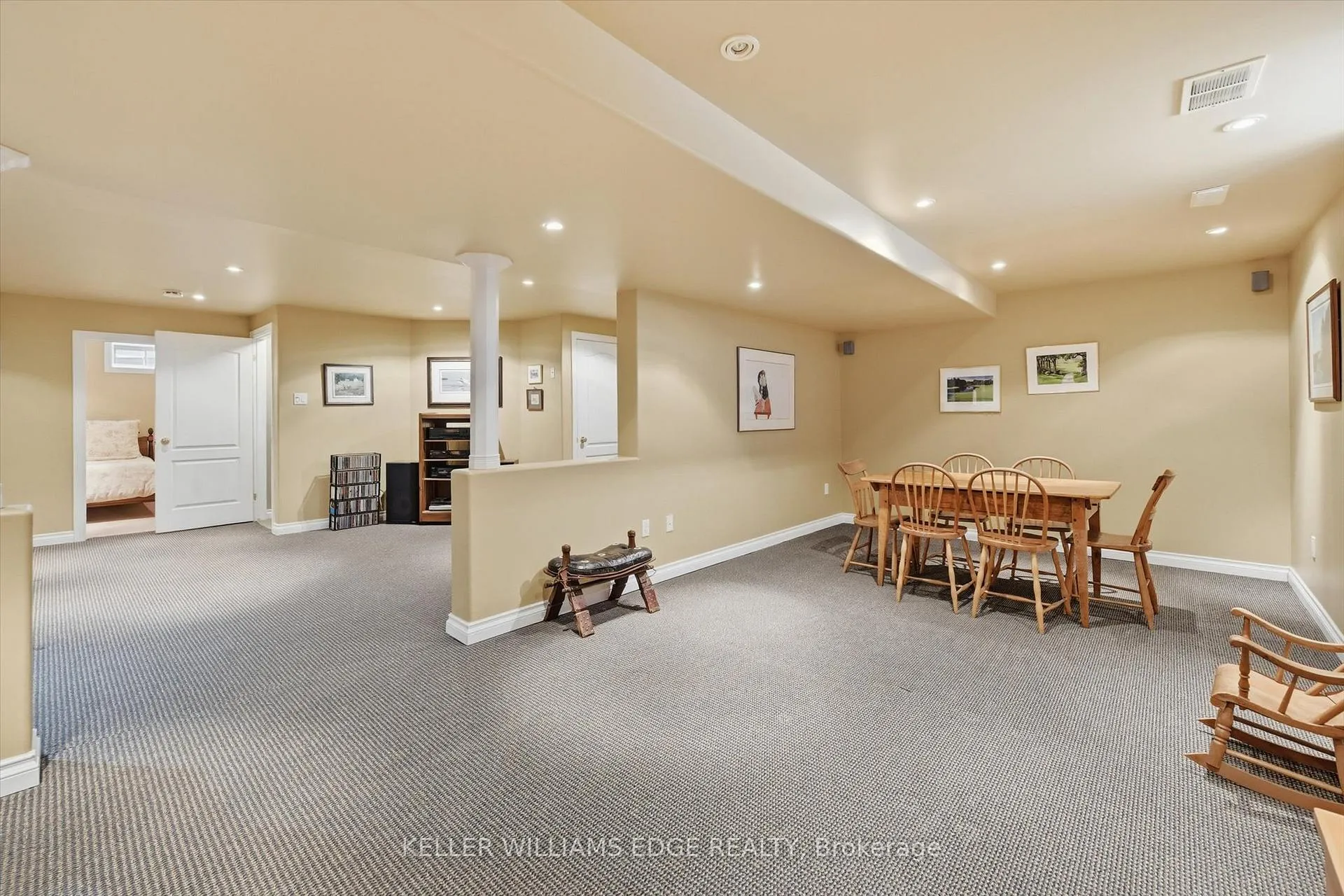 Photo 34 of 305 Southcote Drive, Hamilton, Meadowlands — HOMEH