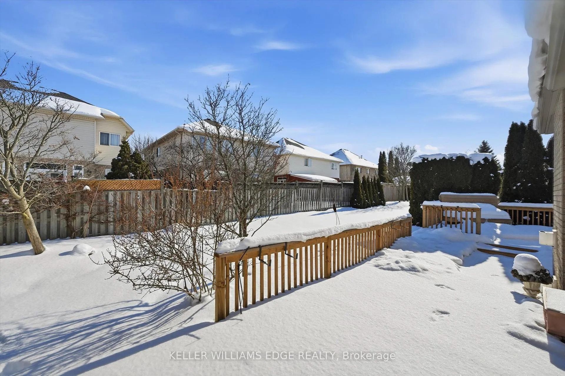Photo 40 of 305 Southcote Drive, Hamilton, Meadowlands — HOMEH