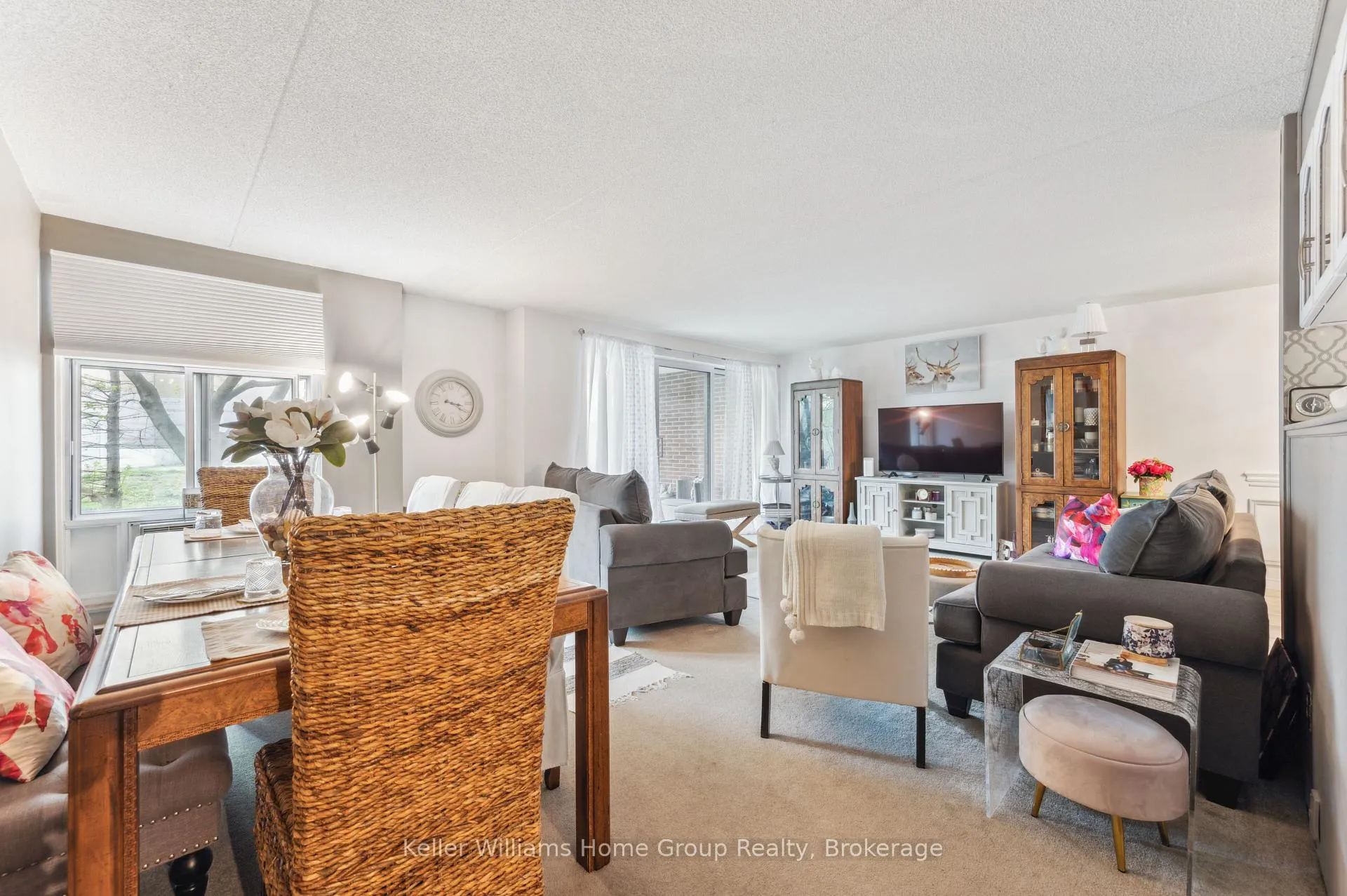 Photo 4 of Unit 105, 8 Christopher Court, Guelph, Kortright West — HOMEH
