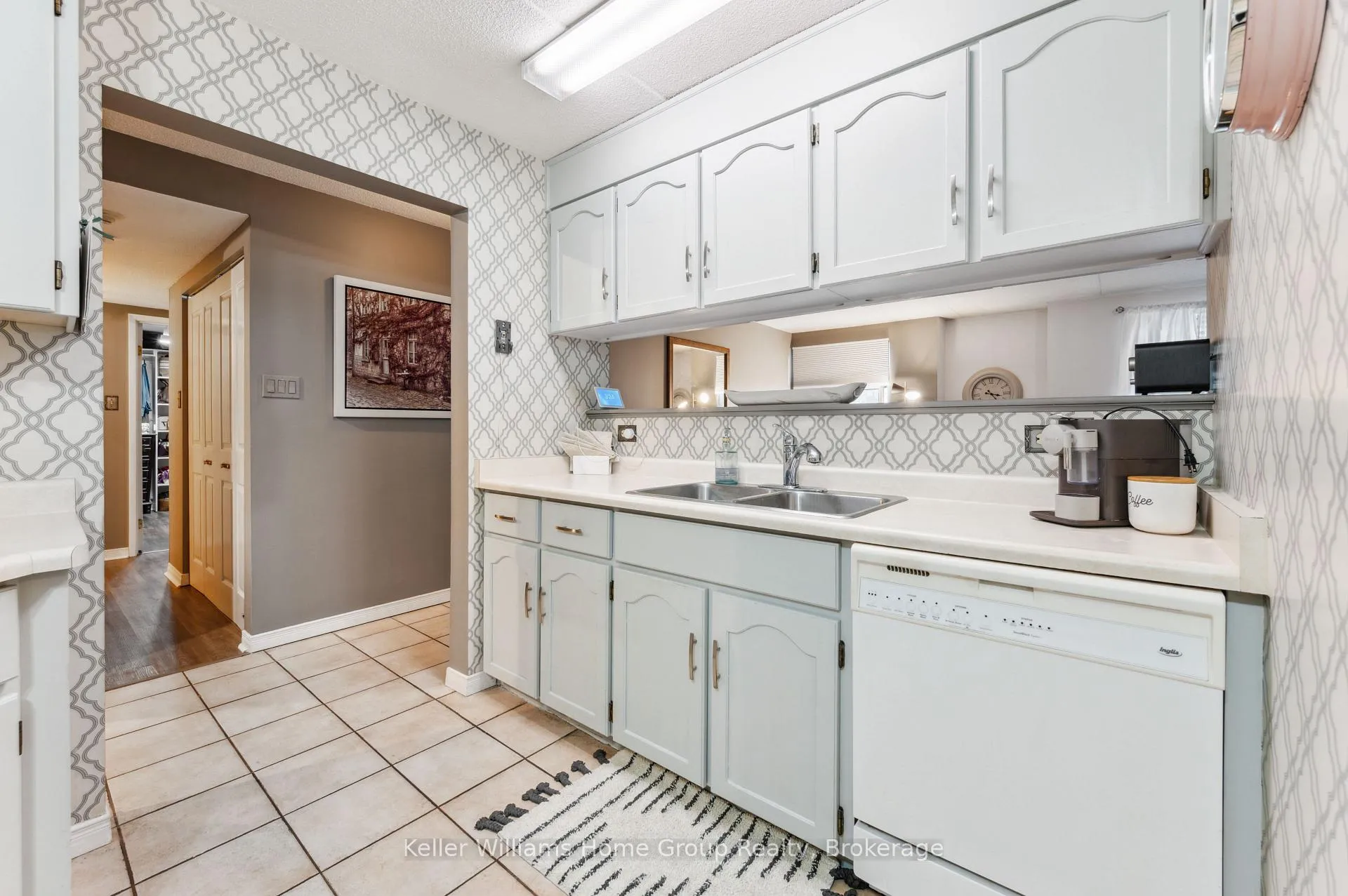 Photo 9 of Unit 105, 8 Christopher Court, Guelph, Kortright West — HOMEH