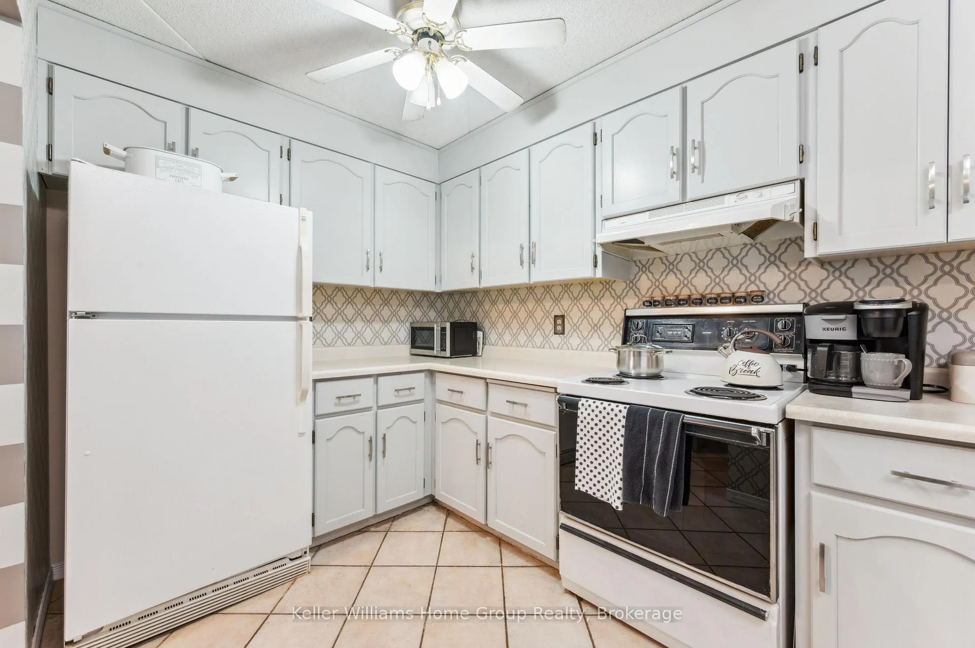 Photo 10 of Unit 105, 8 Christopher Court, Guelph, Kortright West — HOMEH