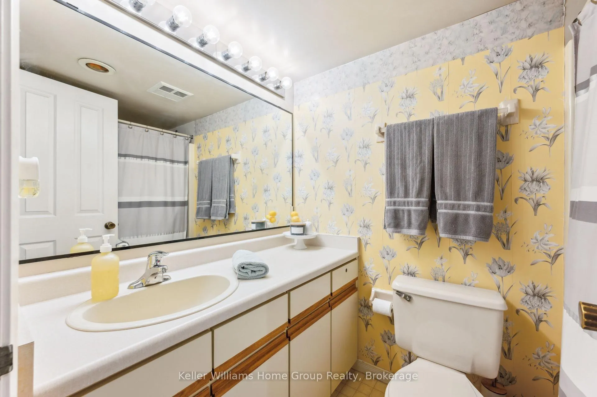 Photo 14 of Unit 105, 8 Christopher Court, Guelph, Kortright West — HOMEH