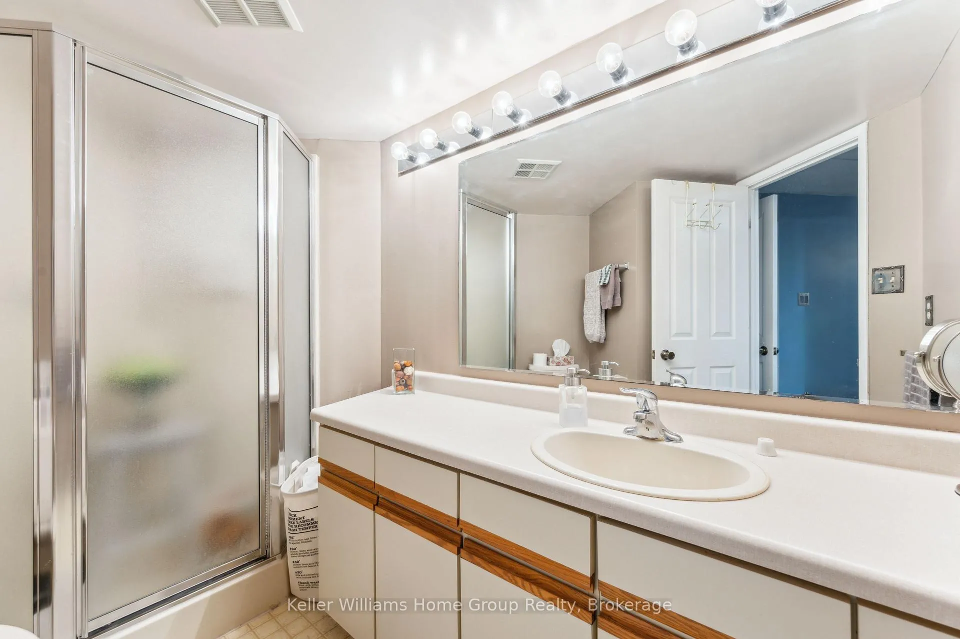 Photo 18 of Unit 105, 8 Christopher Court, Guelph, Kortright West — HOMEH