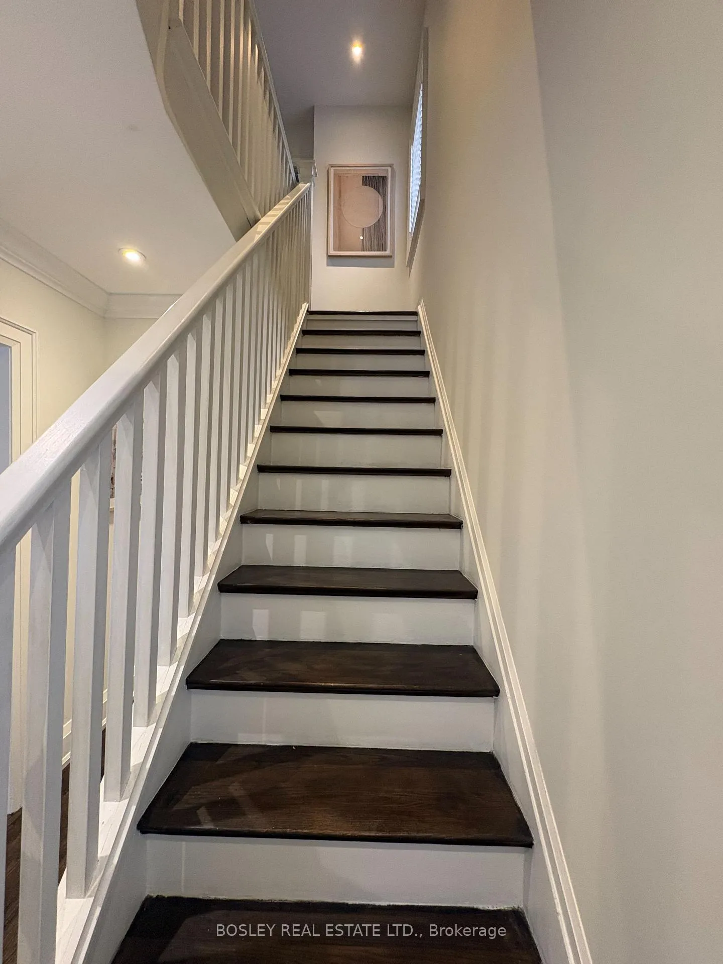 Photo 2 of 19 Thursfield Crescent, Toronto, Leaside — HOMEH