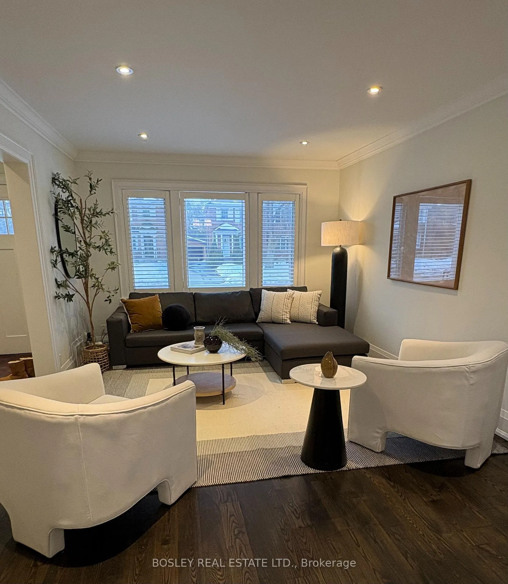 Photo 3 of 19 Thursfield Crescent, Toronto, Leaside — HOMEH