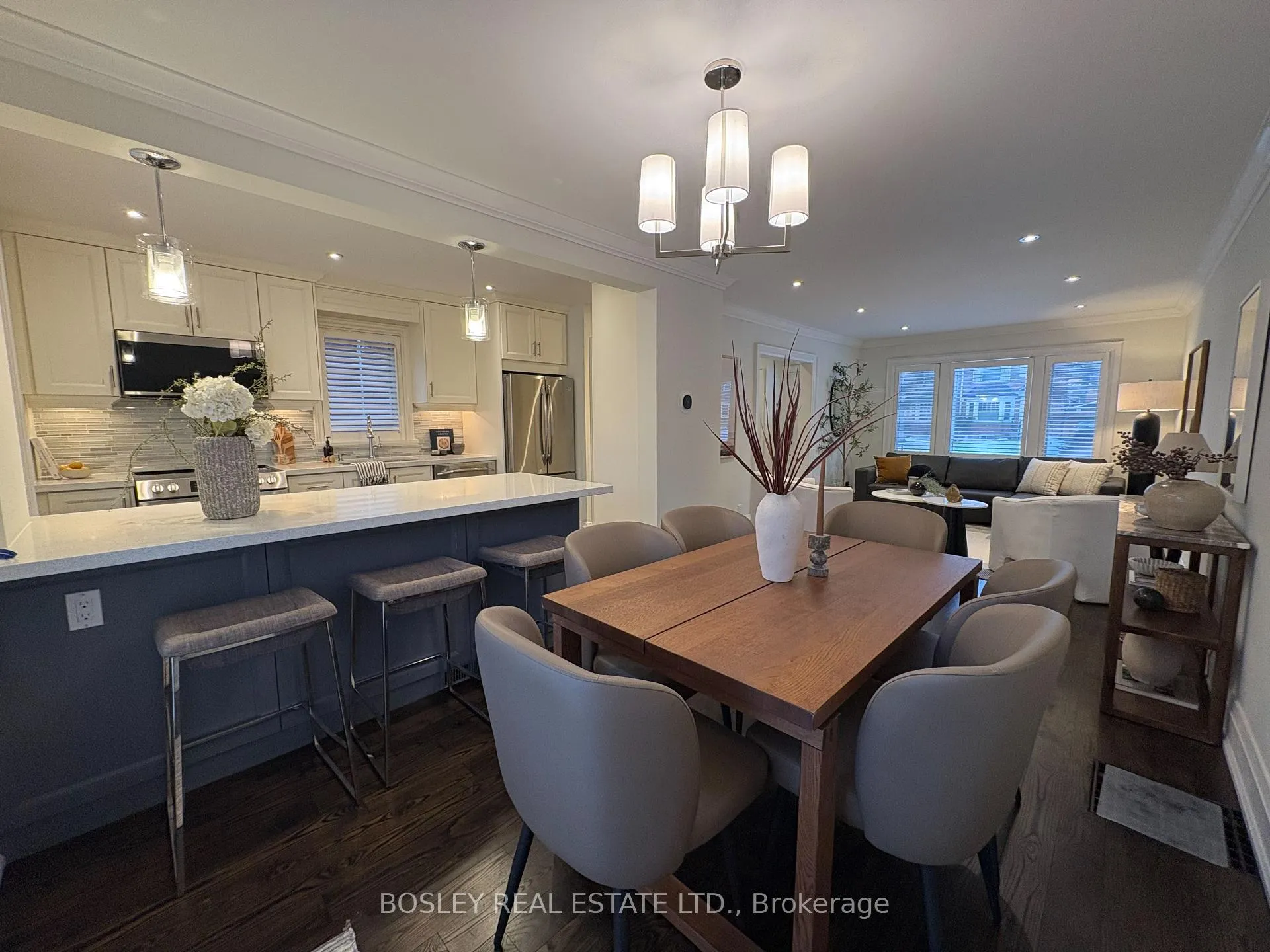 Photo 4 of 19 Thursfield Crescent, Toronto, Leaside — HOMEH