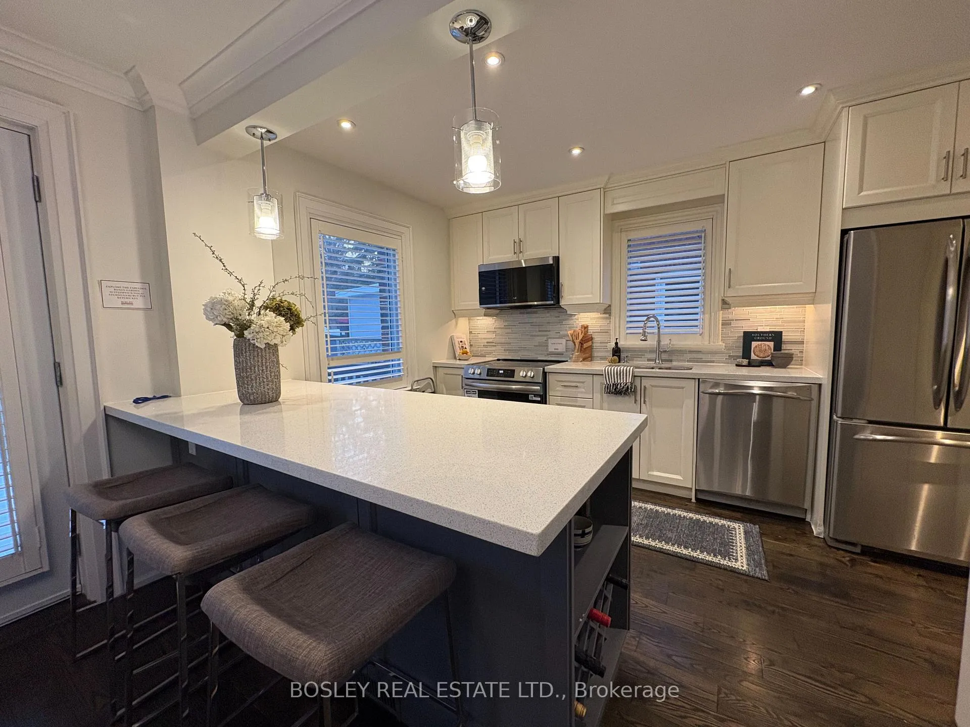 Photo 5 of 19 Thursfield Crescent, Toronto, Leaside — HOMEH