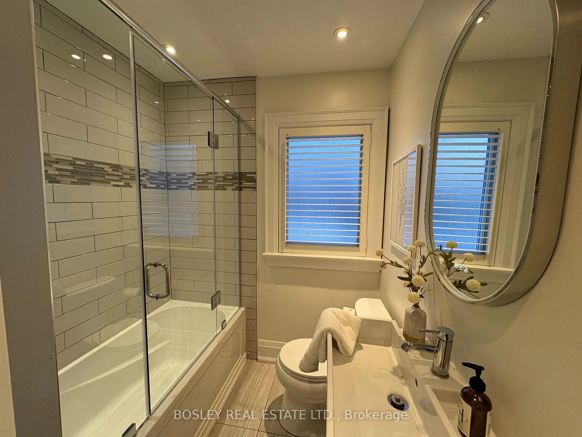 Photo 13 of 19 Thursfield Crescent, Toronto, Leaside — HOMEH