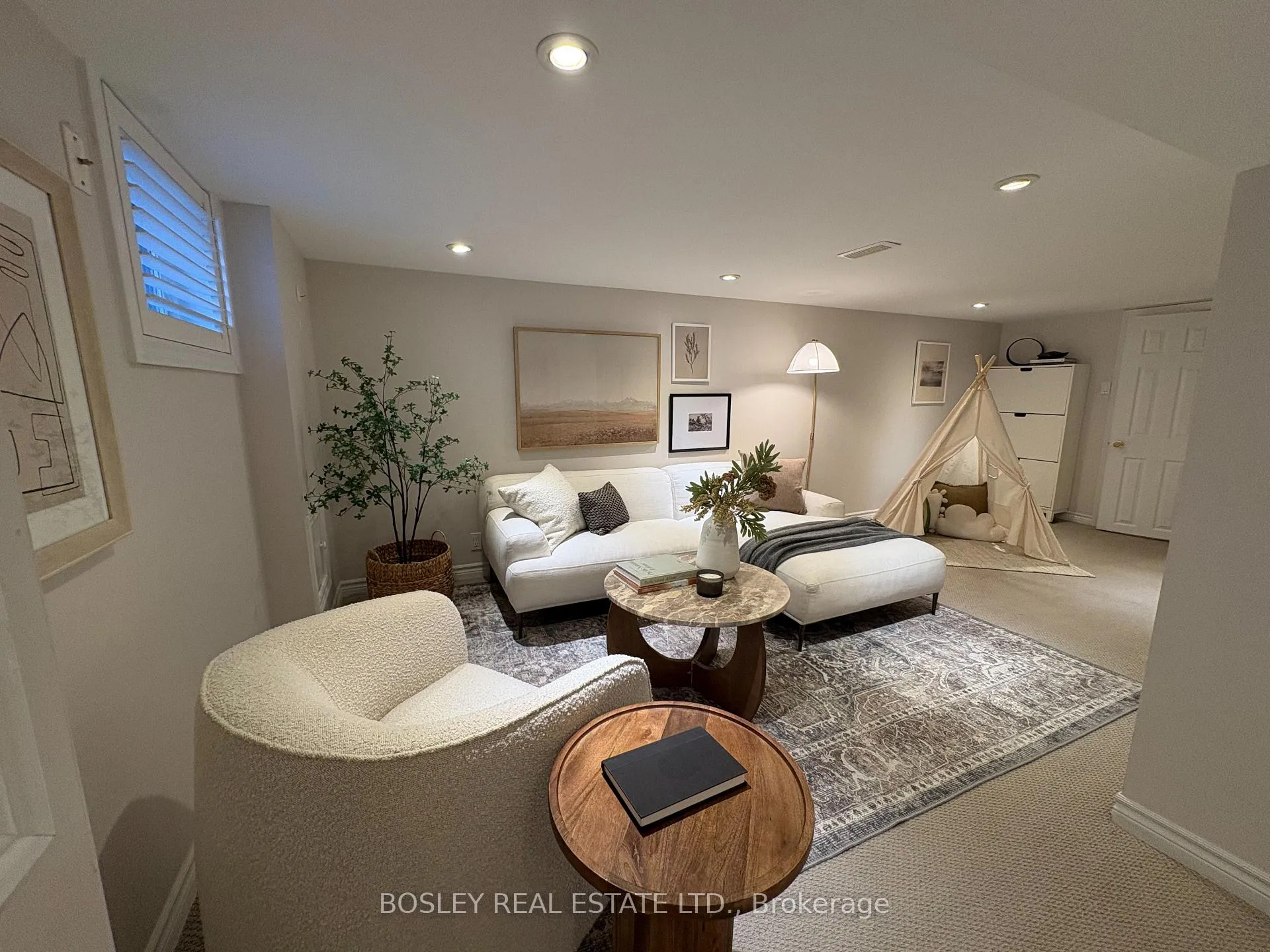 Photo 15 of 19 Thursfield Crescent, Toronto, Leaside — HOMEH