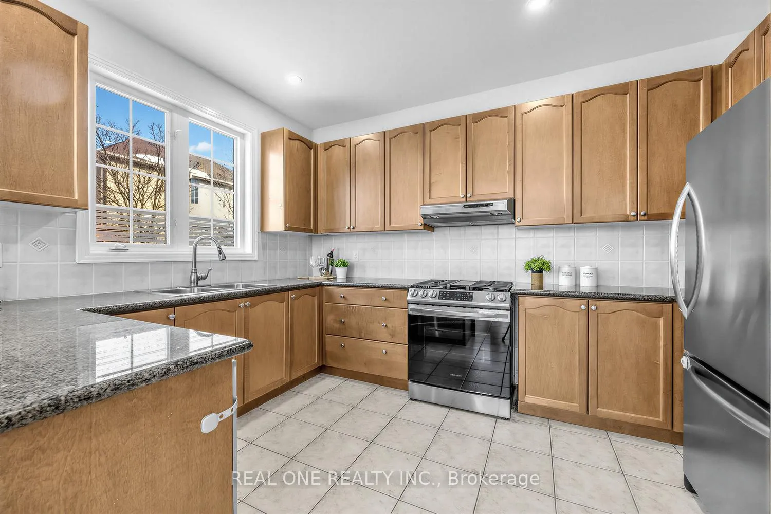 Photo 13 of 18 Calico Crescent, Markham, Cachet — HOMEH