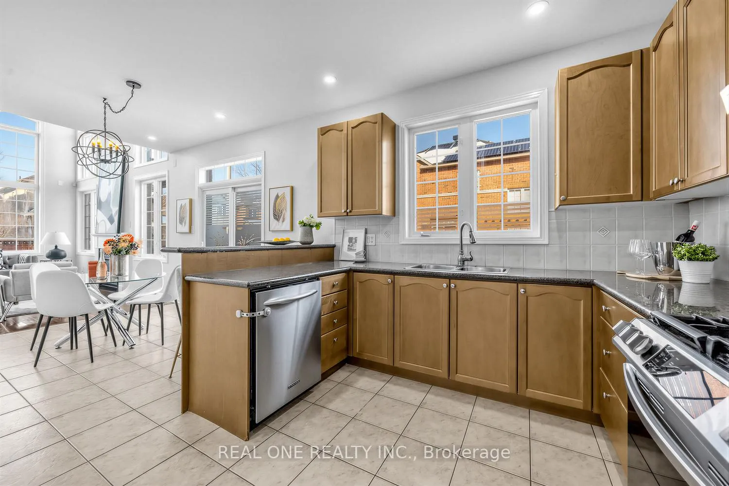 Photo 15 of 18 Calico Crescent, Markham, Cachet — HOMEH