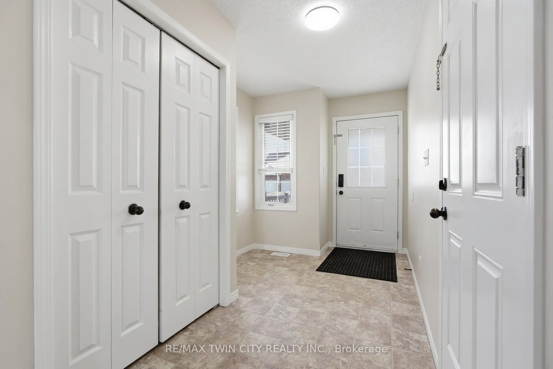 Photo 9 of 187 Woodbine Avenue, Kitchener — HOMEH