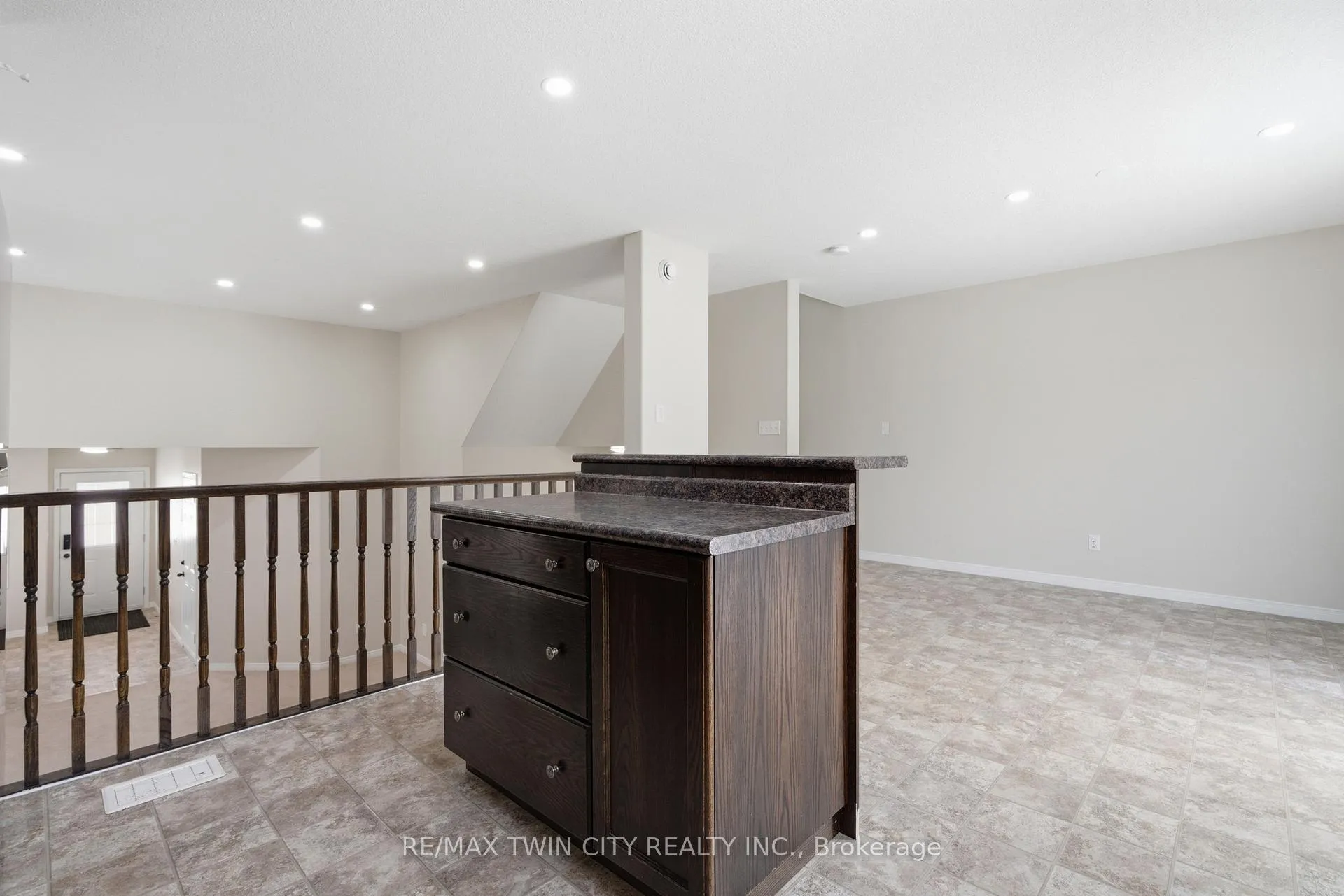 Photo 16 of 187 Woodbine Avenue, Kitchener — HOMEH