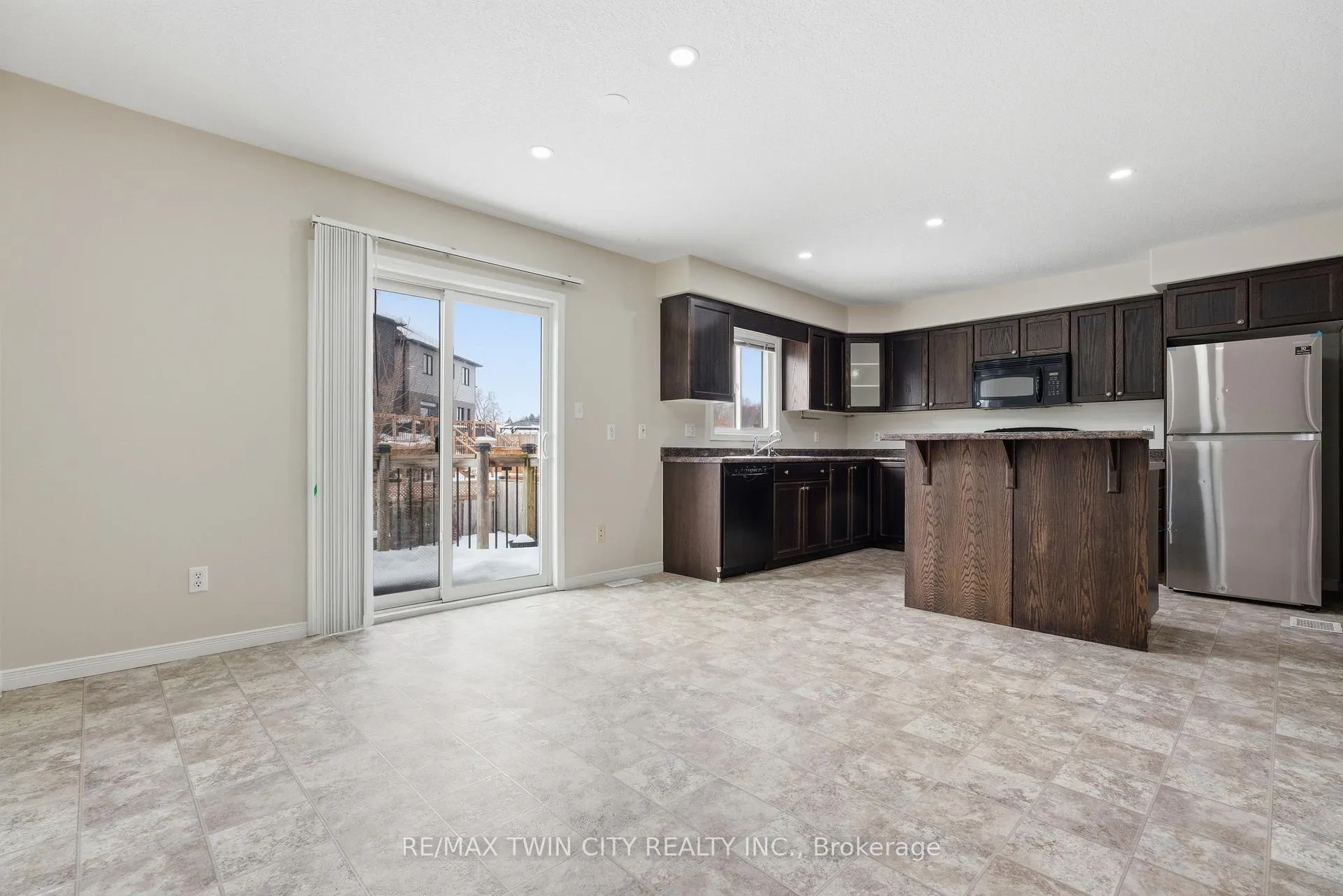 Photo 17 of 187 Woodbine Avenue, Kitchener — HOMEH