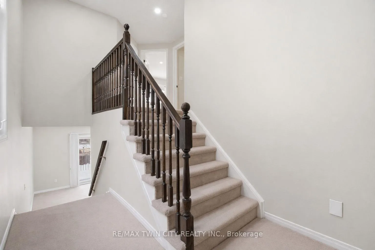 Photo 19 of 187 Woodbine Avenue, Kitchener — HOMEH
