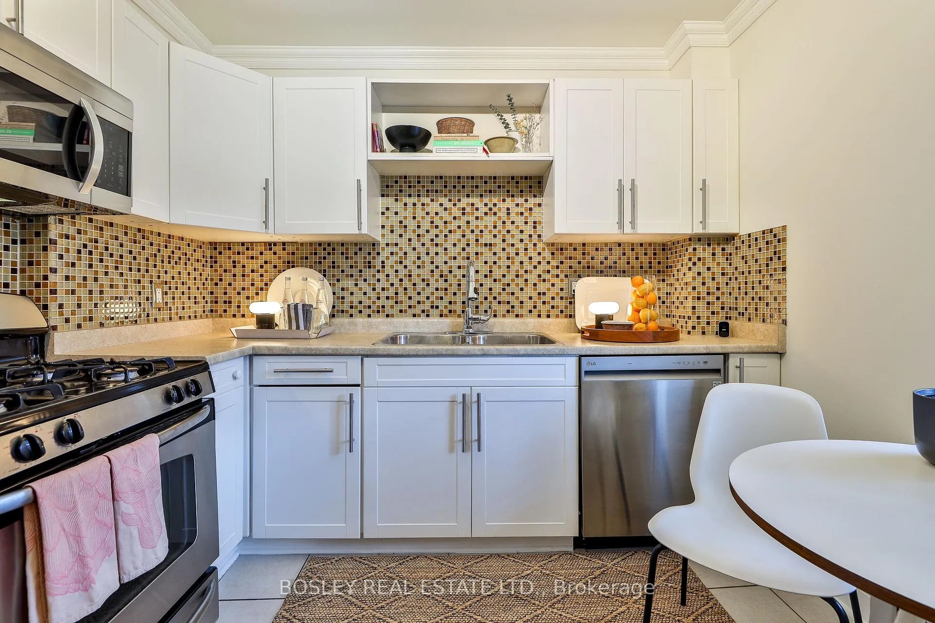 Photo 11 of 663 Vaughan Road, Toronto, Oakwood Village — HOMEH