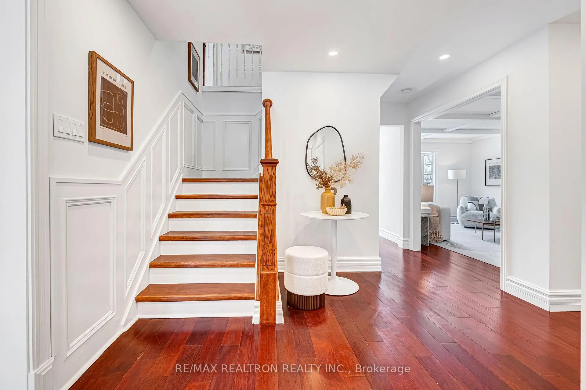 Photo 2 of 40 Ferrah Street, Markham, Unionville — HOMEH