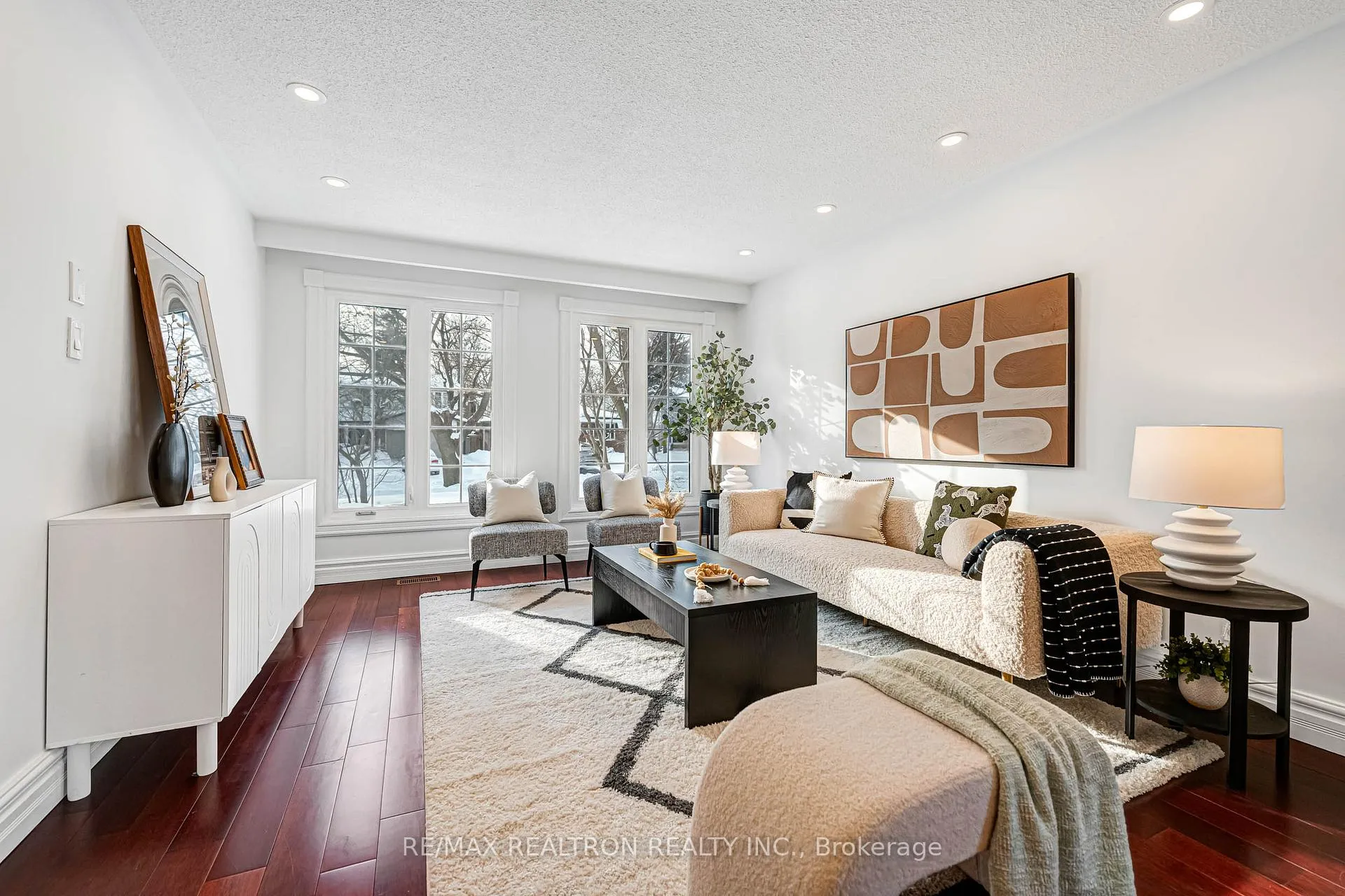 Photo 5 of 40 Ferrah Street, Markham, Unionville — HOMEH
